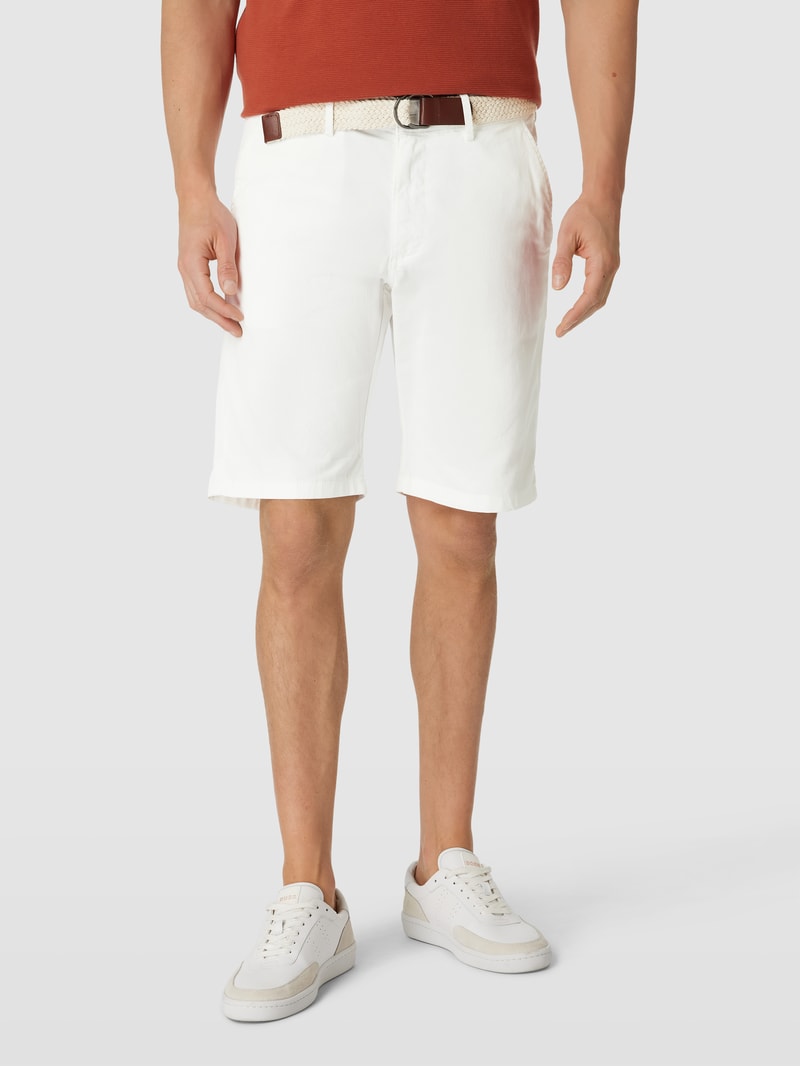 Bermudas mit französischen Eingrifftaschen in weiß
