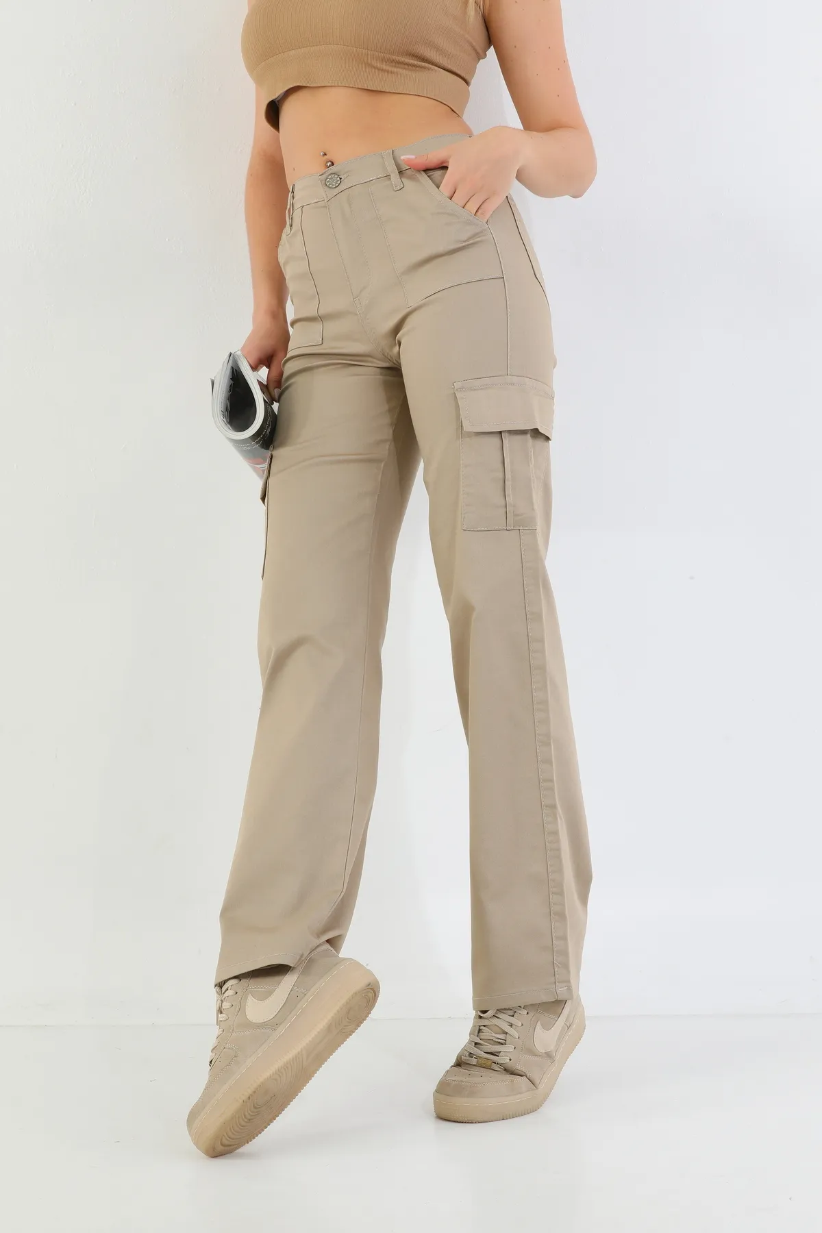 BİKELİFE  Beigefarbene Cargo-Hose aus Lycra mit hoher Taille und weitem Bein