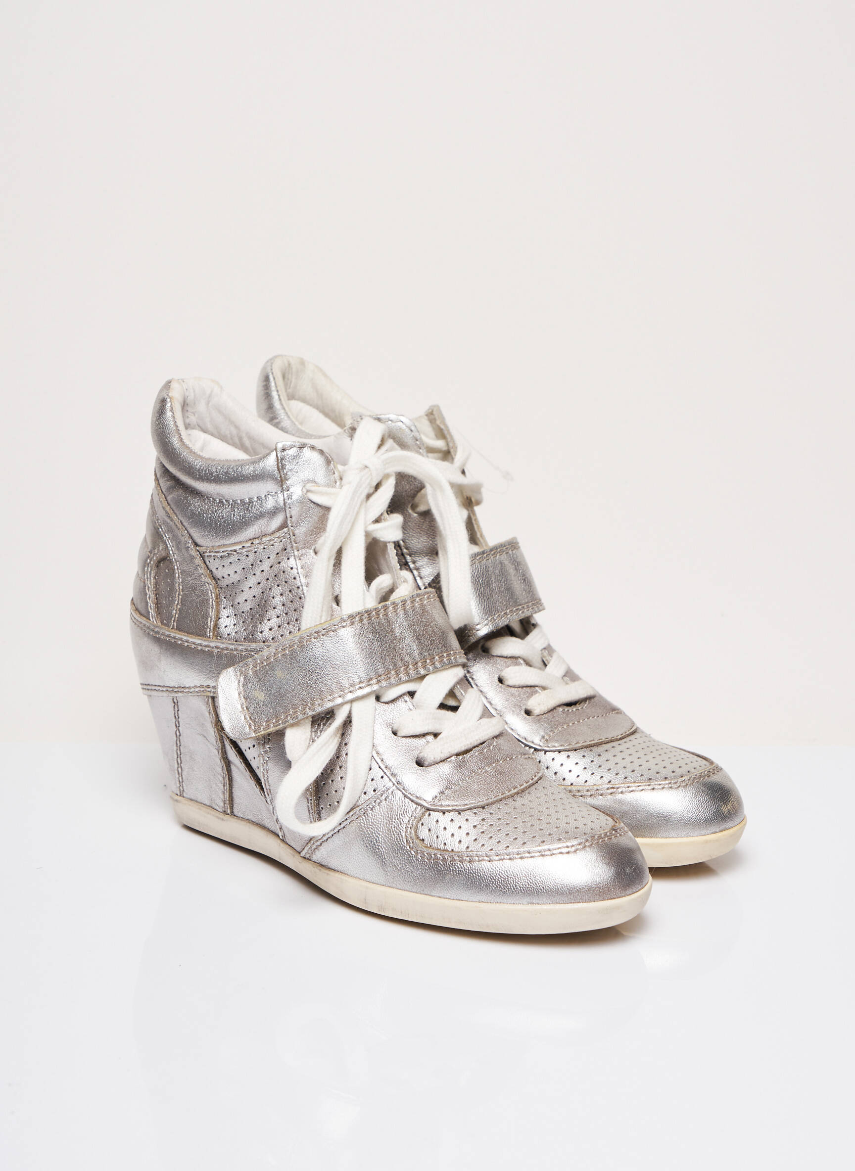Ash Baskets Femme couleur gris
