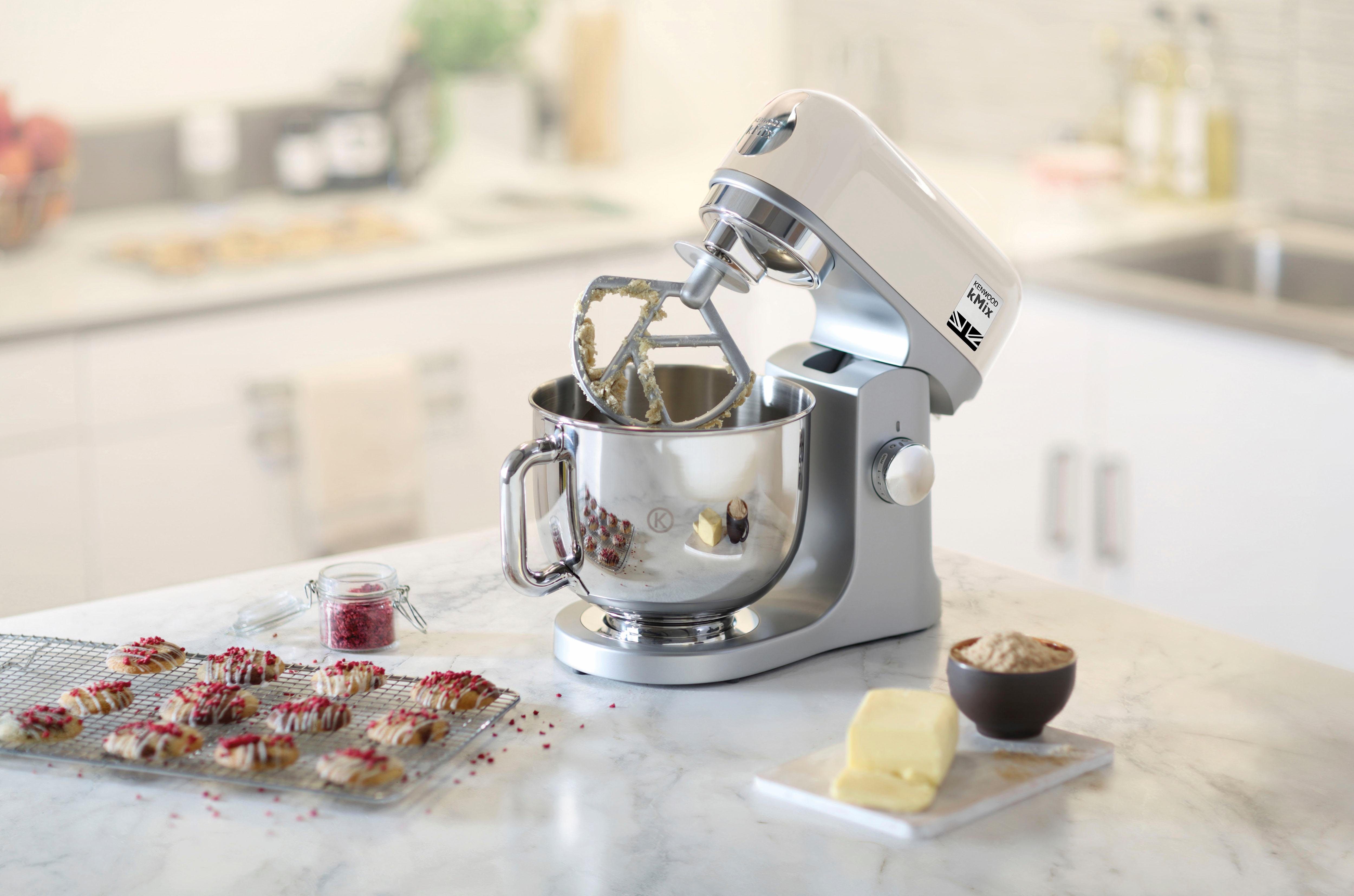 KENWOOD Küchenmaschine kMix KMX 750WH, 1000 W, 5 l Schüssel, inkl. 3-tlg. Patisserie-Set und 5l Schüssel