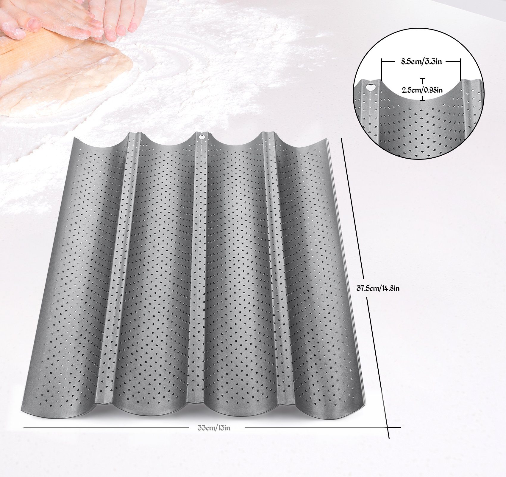 Homewit Baguetteblech 37,8 x 32 x 3 cm Brot Backform, 4 Brotrillen, Kohlenstoffstahl, (1-St., Bestehend aus Kohlenstoffstahl und Antihaftbeschichtung), Korrosions- und Rostschutz, Langzeitanwendung