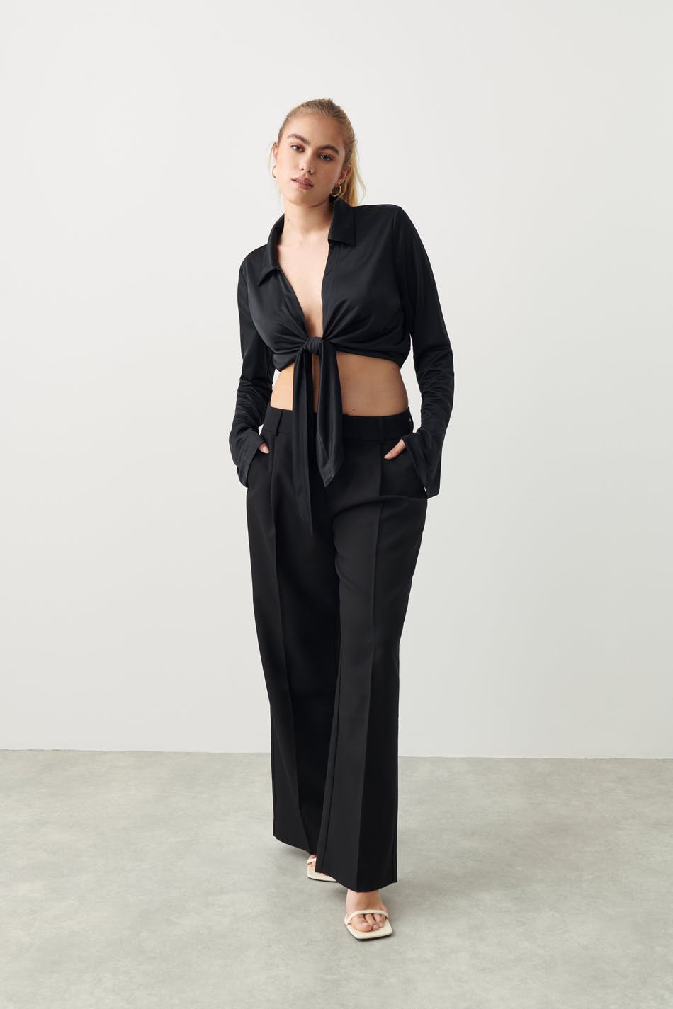 Front tie top