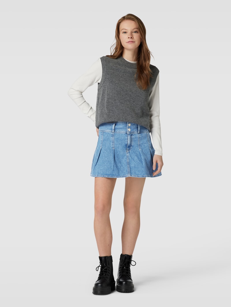 Jeansrock in Minilänge mit gelegten Falten in jeans