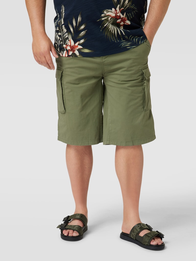 PLUS SIZE Cargoshorts mit Pattentaschen in olivgrün