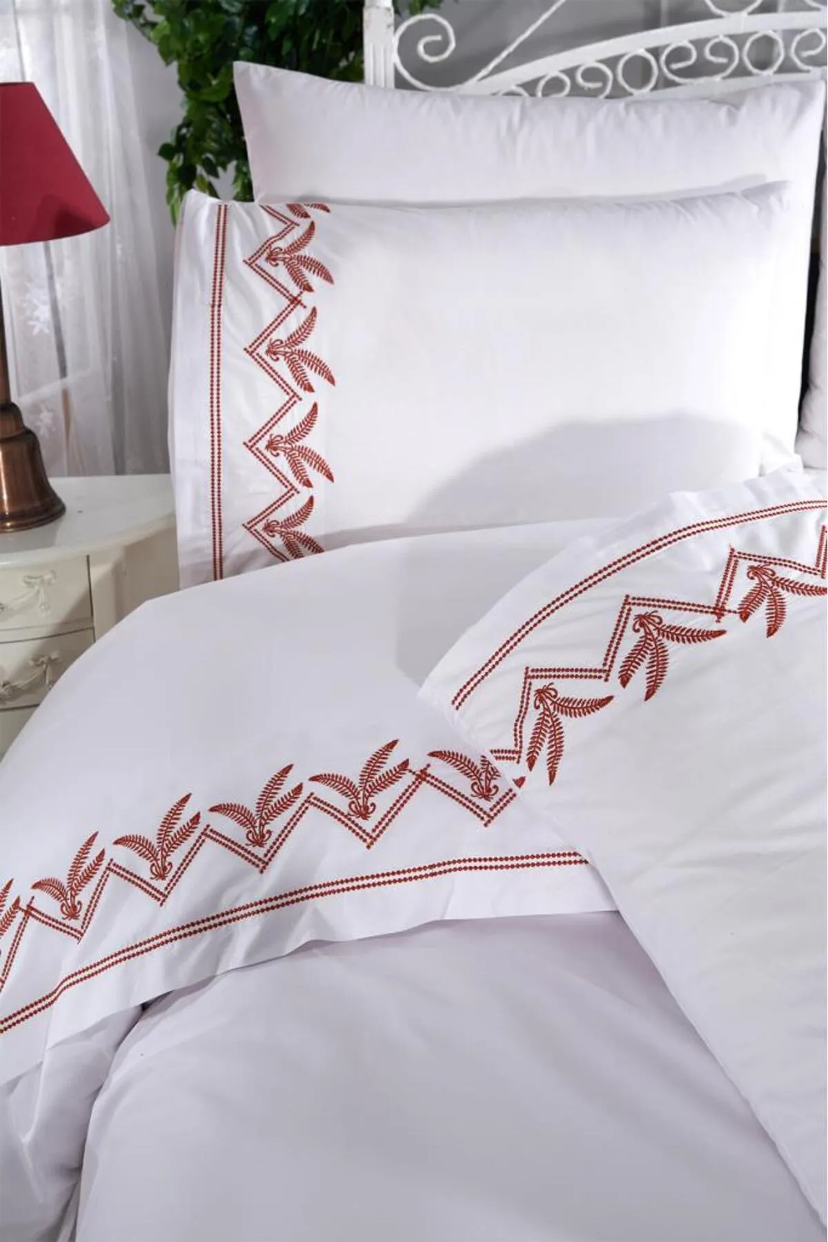 Çeyiz Diyarı  Yuliana Besticktes 6-teiliges Bettbezug-Set, Creme