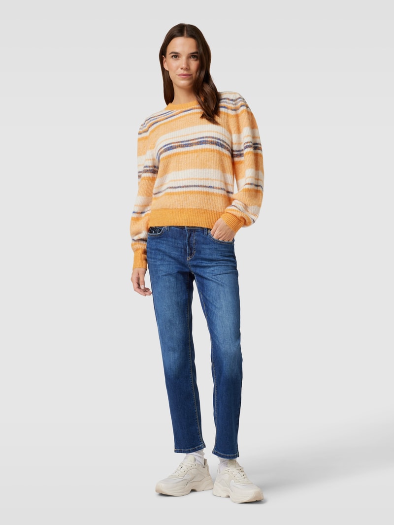 Verkürzte Jeans mit Knopfverschluss Modell 'PIPER' in blau