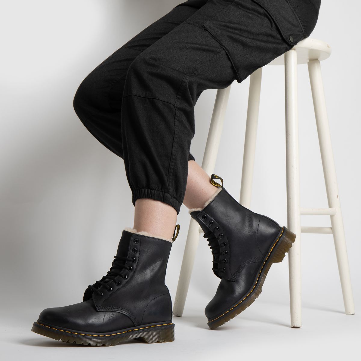Dr Martens 1460 Serena – Svarta stövlar