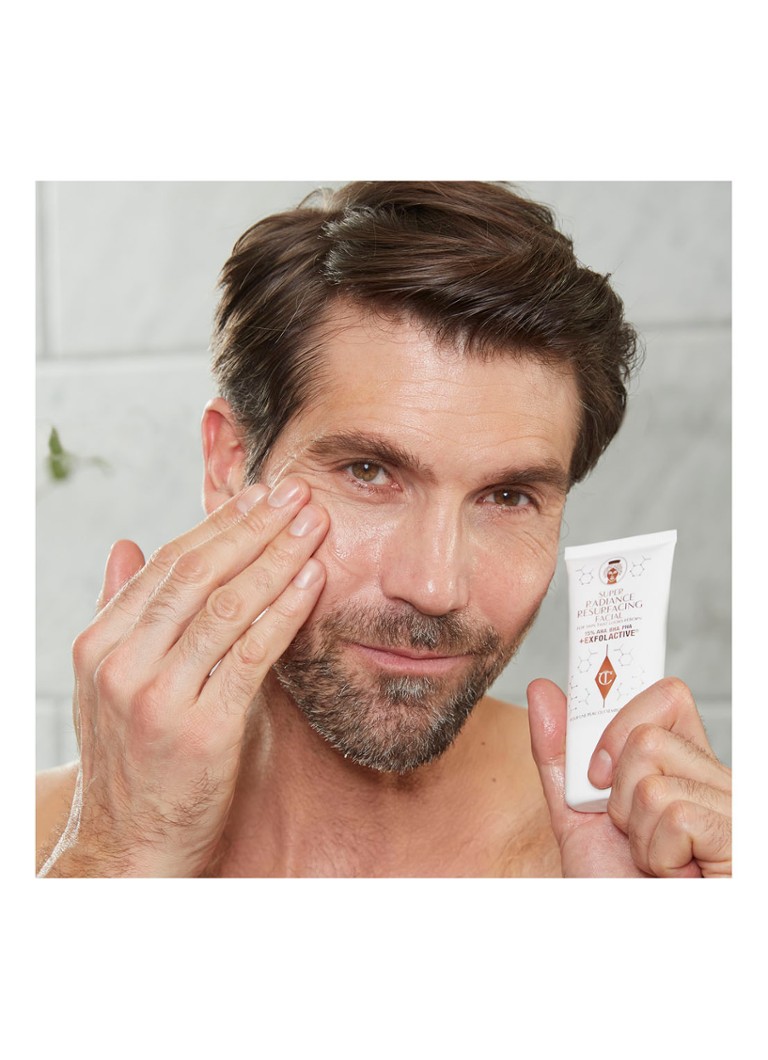 Šarlotes Tilberijas Super Radiance Resurfacing Facial - pīlinga un vakara sejas procedūra