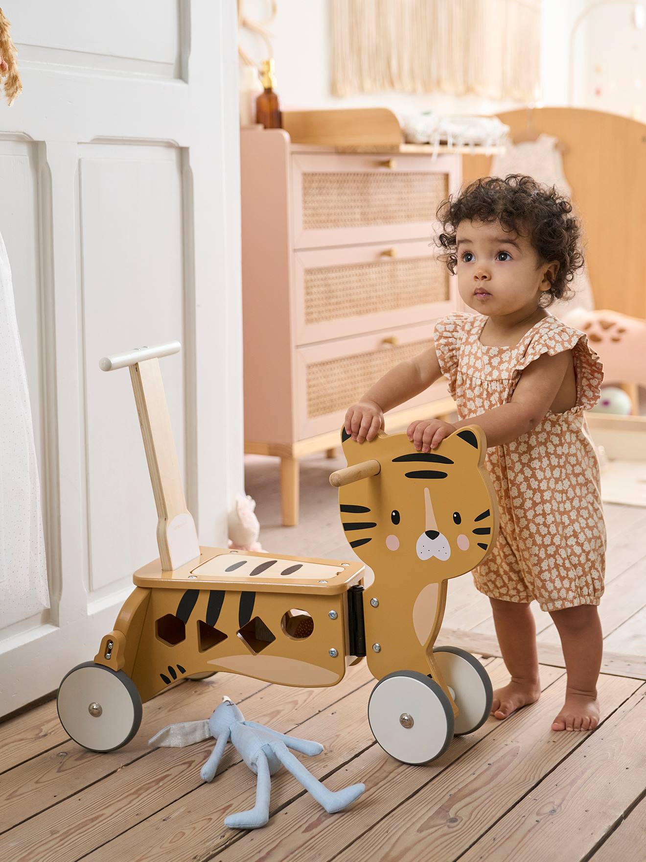 Vertbaudet Baby 2-in-1-Rutschfahrzeug/Lauflernwagen, Holz FSC - rosa