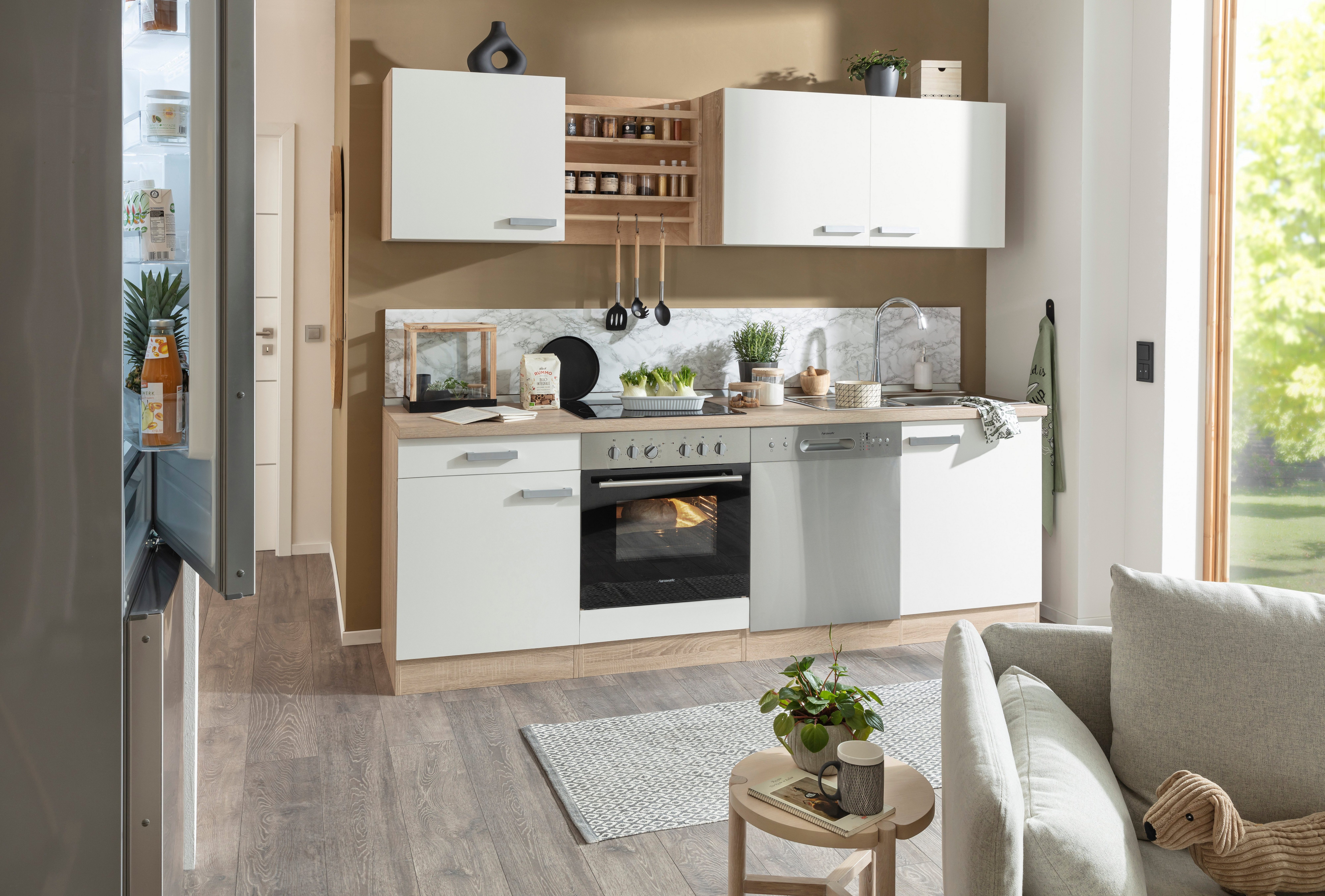 OPTIFIT Küchenzeile Leer, 240 cm breit, inkl. Elektrogeräte der Marke HANSEATIC