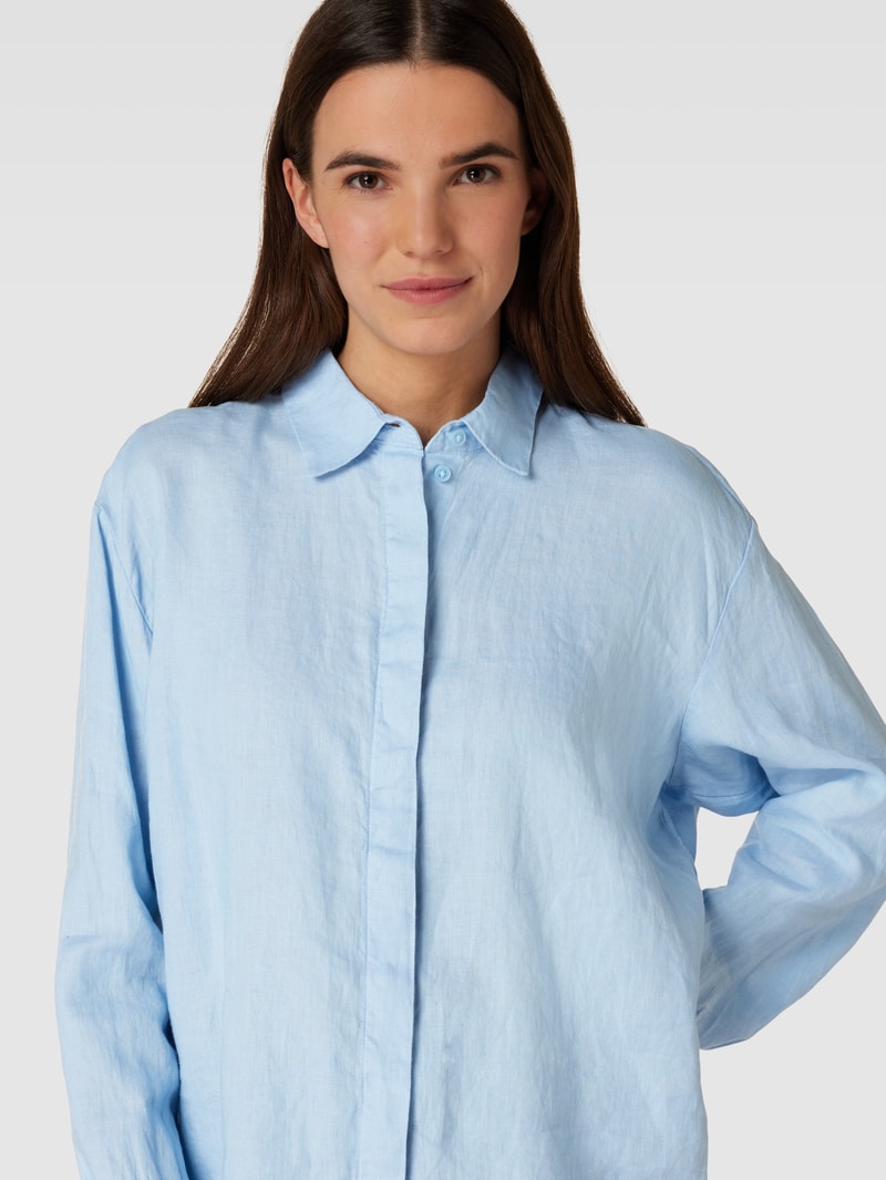 Hemdbluse aus Leinen in hellblau