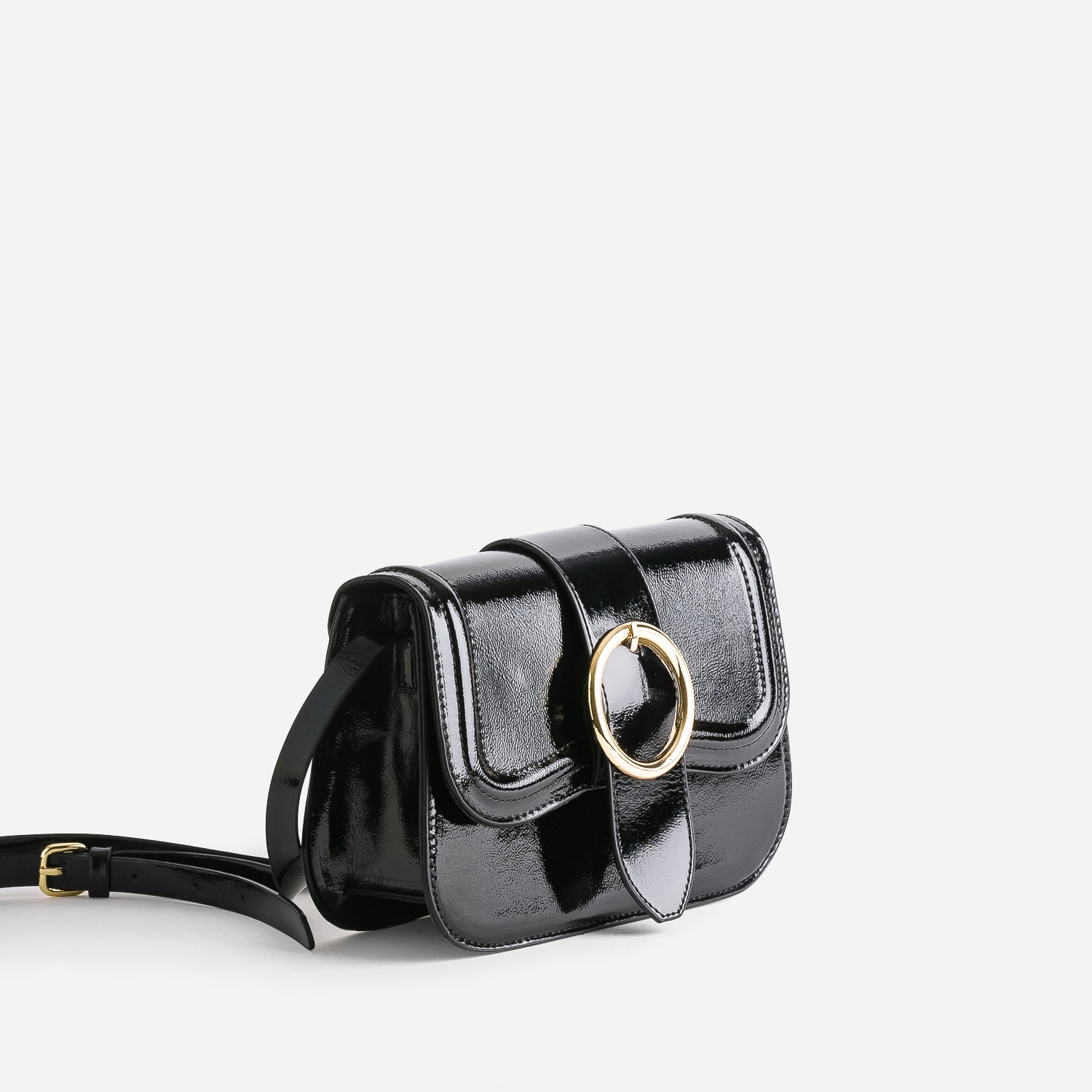 Sac à main noir verni maxi boucle ronde