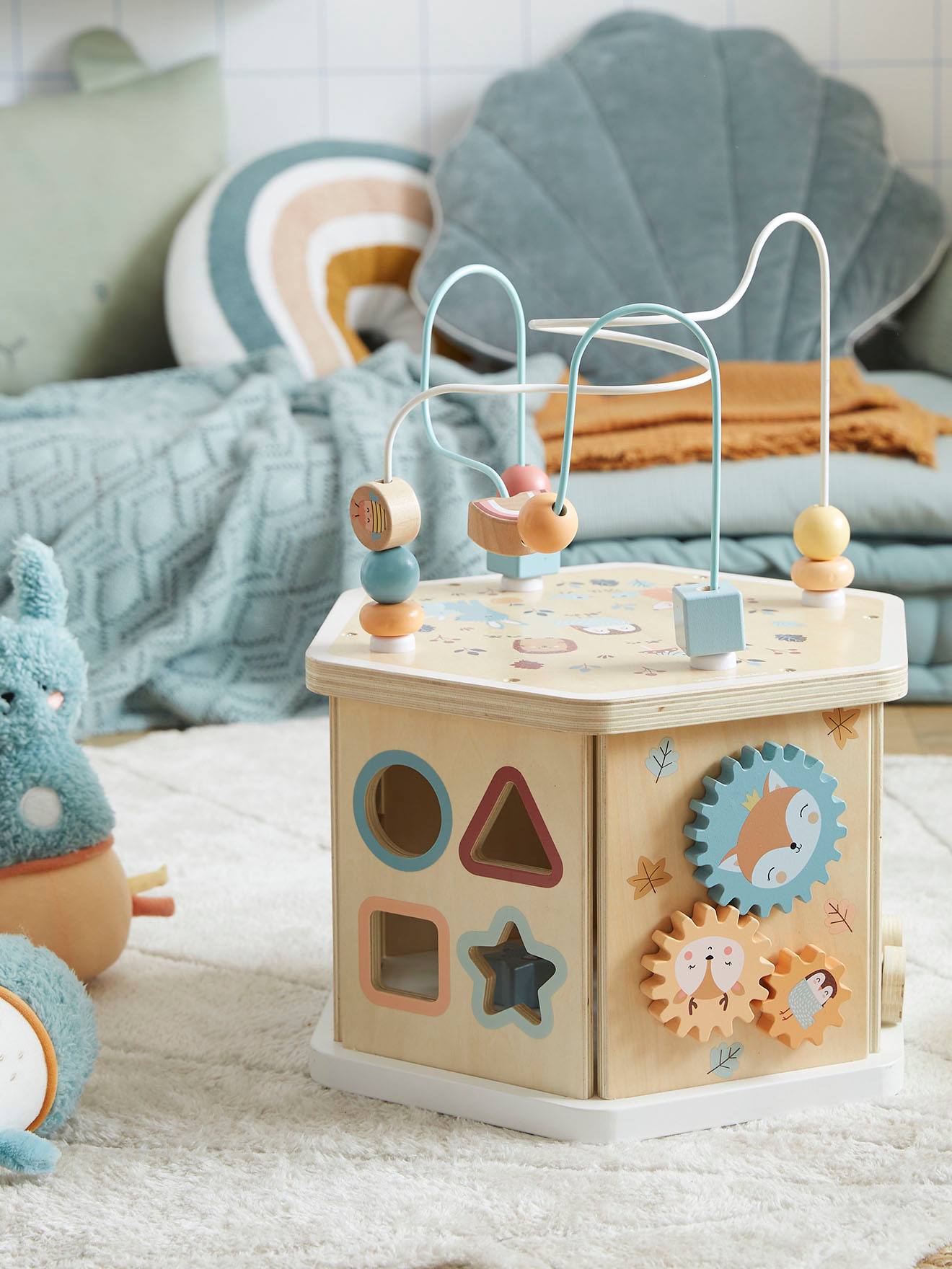 Grand cube d'activités hexagonal Les amis de la forêt en bois FSC® beige