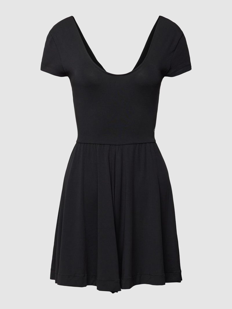 Jumpsuit mit verdrehtem Rückenausschnitt in black