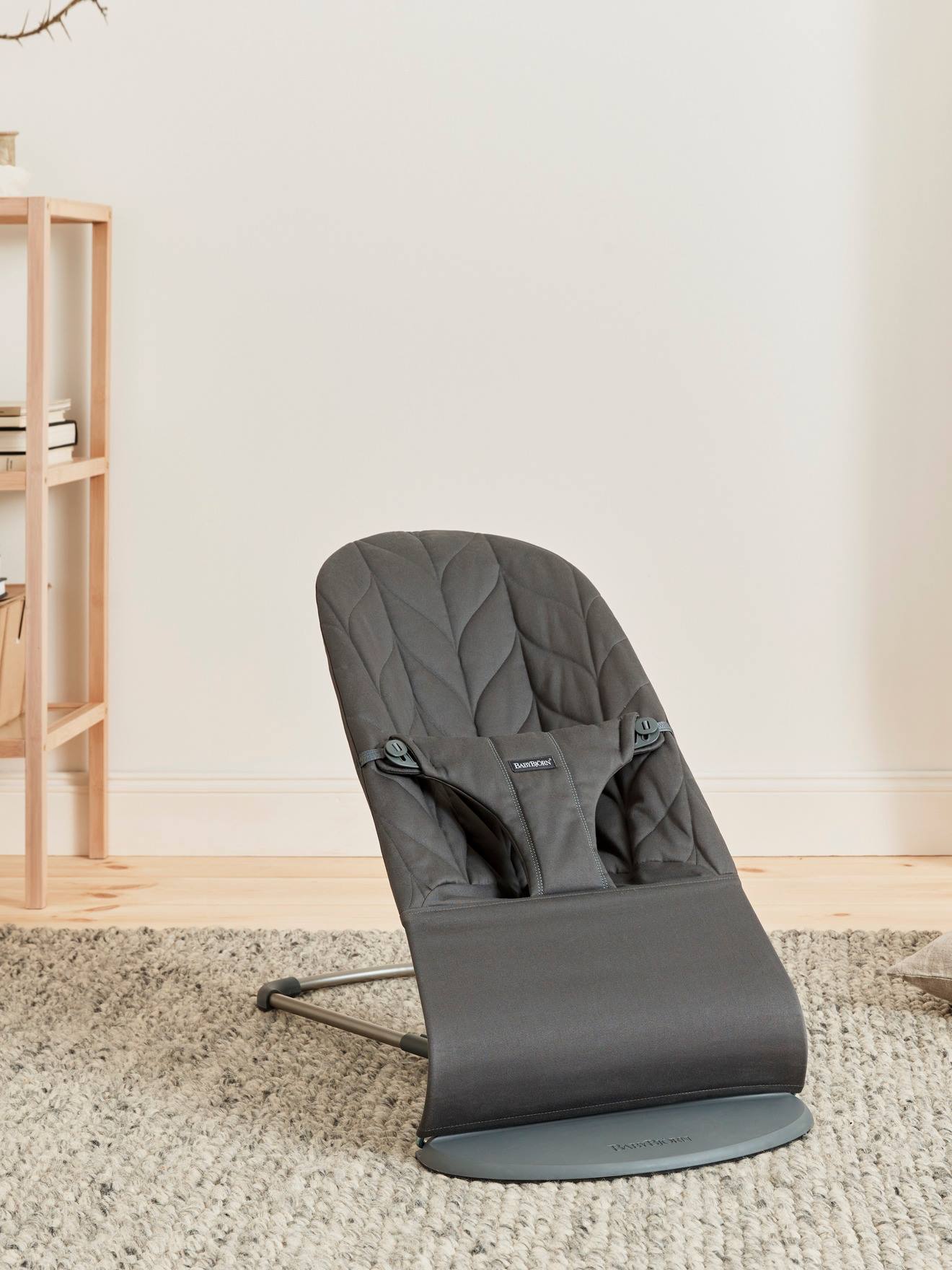 Transat Bliss en coton BabyBjörn gris clair/matelassage pétales