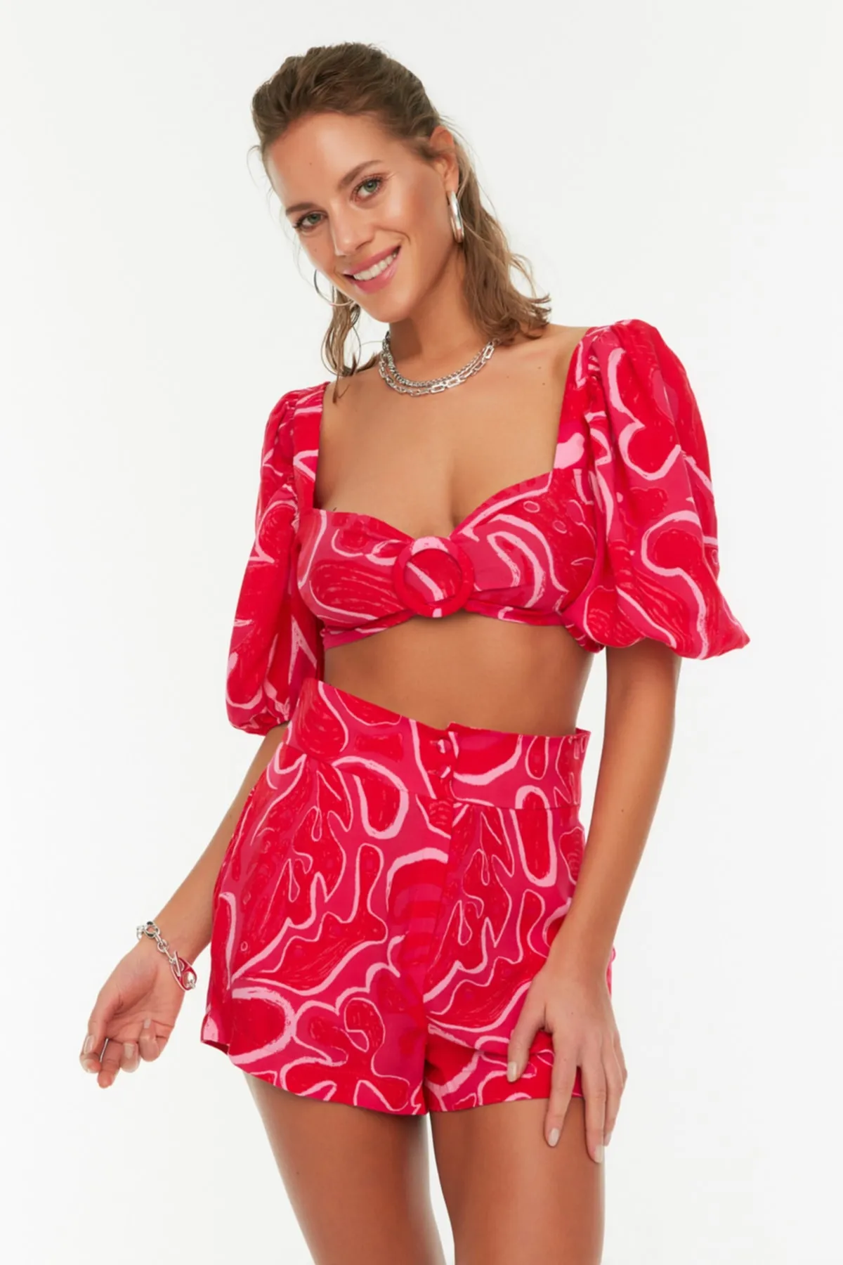 Trendyol Collection  Fuchsia-Strandshorts in Leinenoptik mit Ballonärmeln und Schnalle – Strandblusenanzug in Leinenoptik TBESS21AU0299