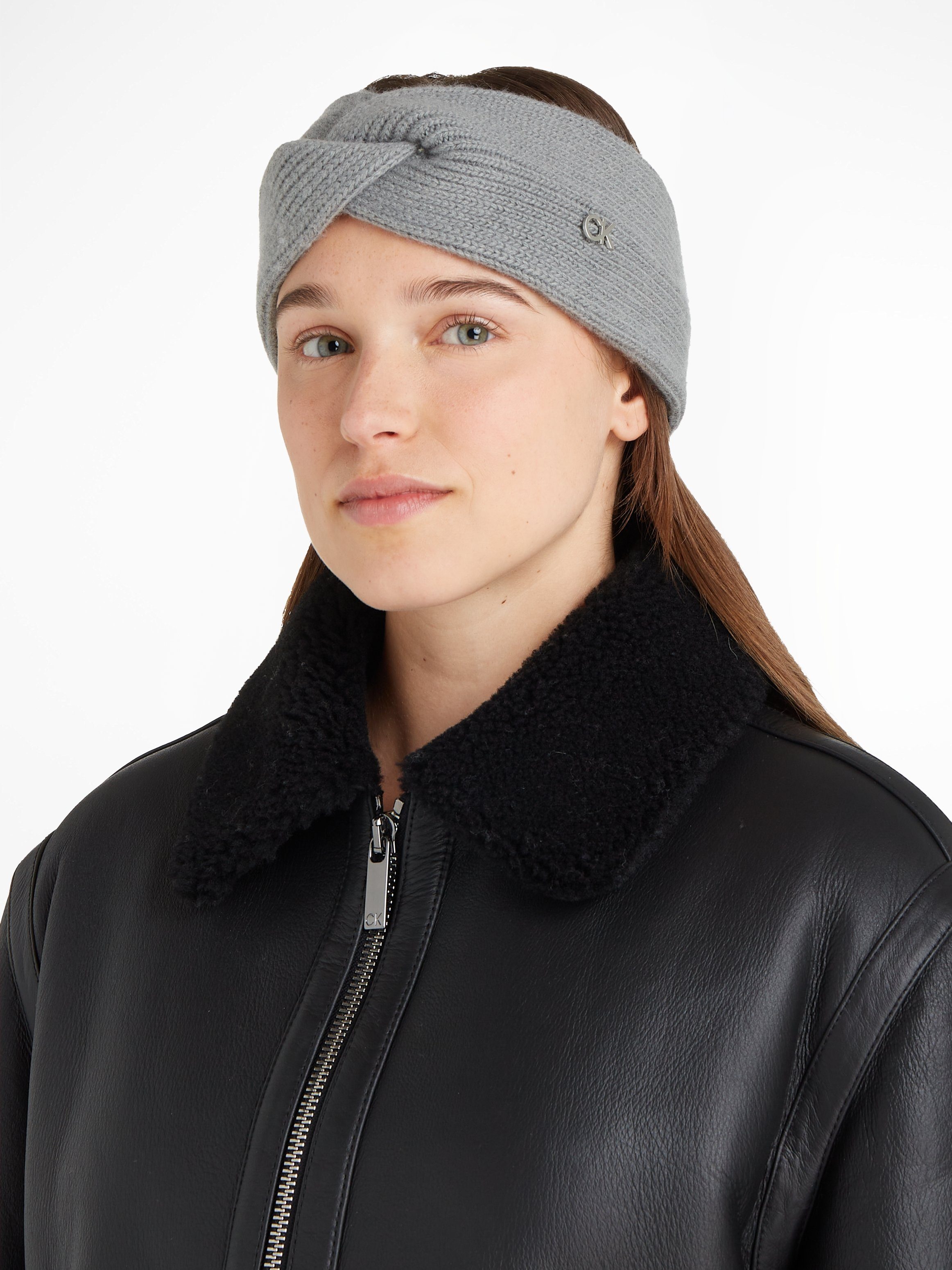Calvin Klein Stirnband RE-LOCK TWISTED HEADBAND mit feinem Calvin Klein Metallogo