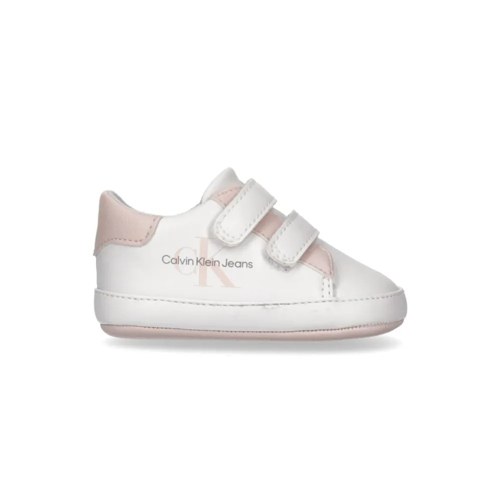 Calvin Klein Krabbelschuh V0A4-80780-1582X134 / weiss