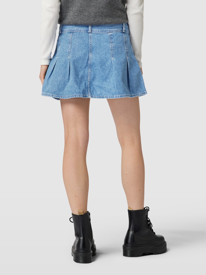 Jeansrock in Minilänge mit gelegten Falten in jeans