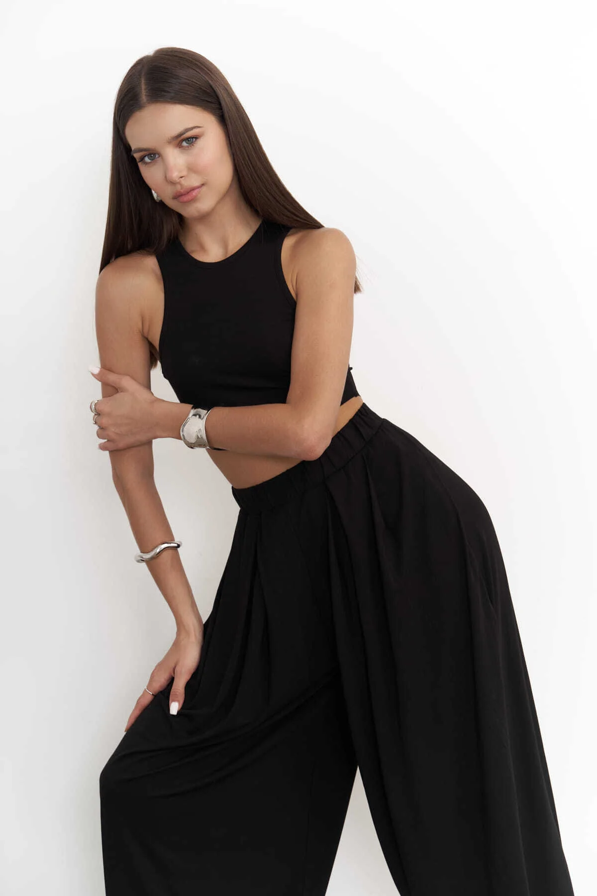 MAİ COLLECTİON  Casey – Schwarzes Crop-Hosen-Set
