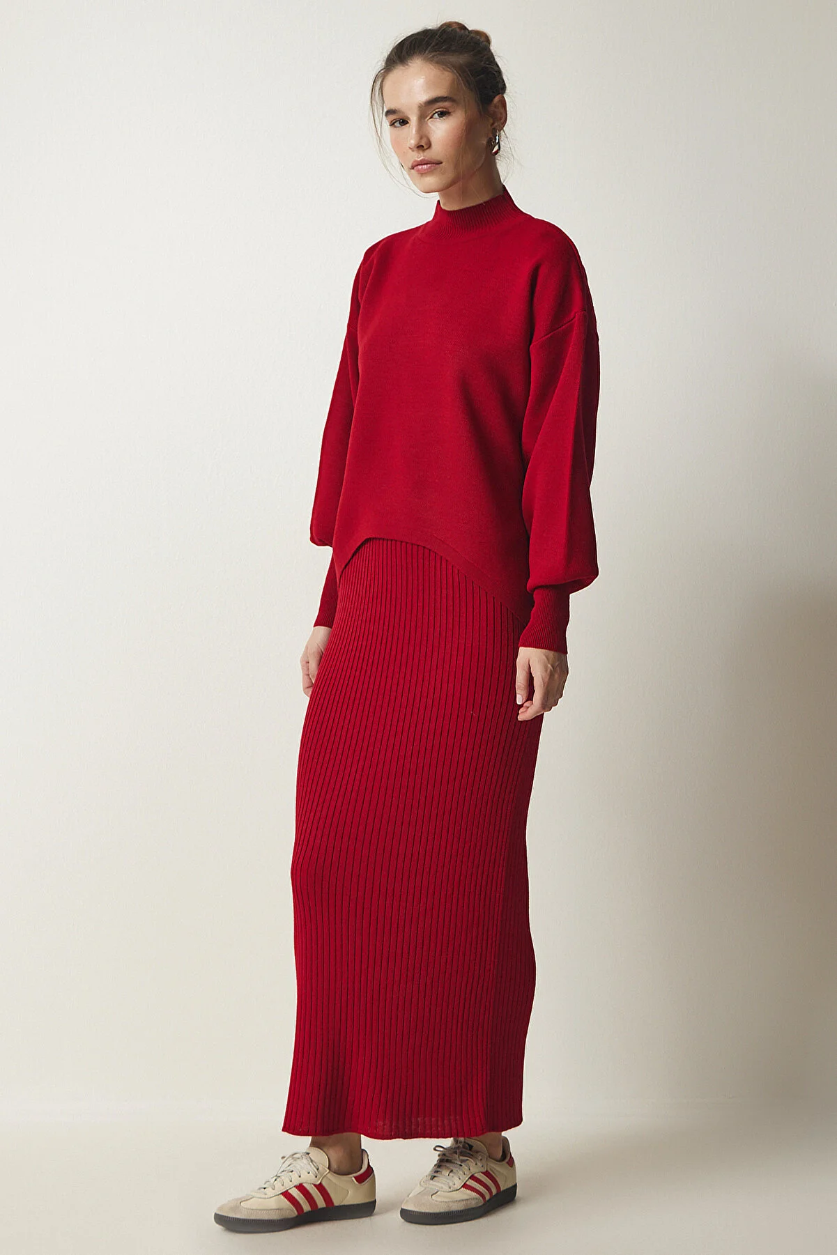 Happiness İstanbul  Rotes Sweatshirtkleid aus gerippter Strickware für Damen KG00006