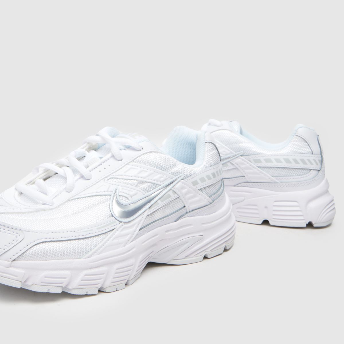 Bílé tenisky Nike Initiator