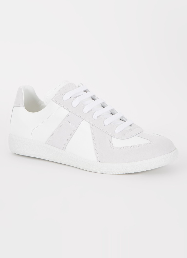Replica delle sneakers Maison Margiela in pelle di agnello con dettagli in camoscio.