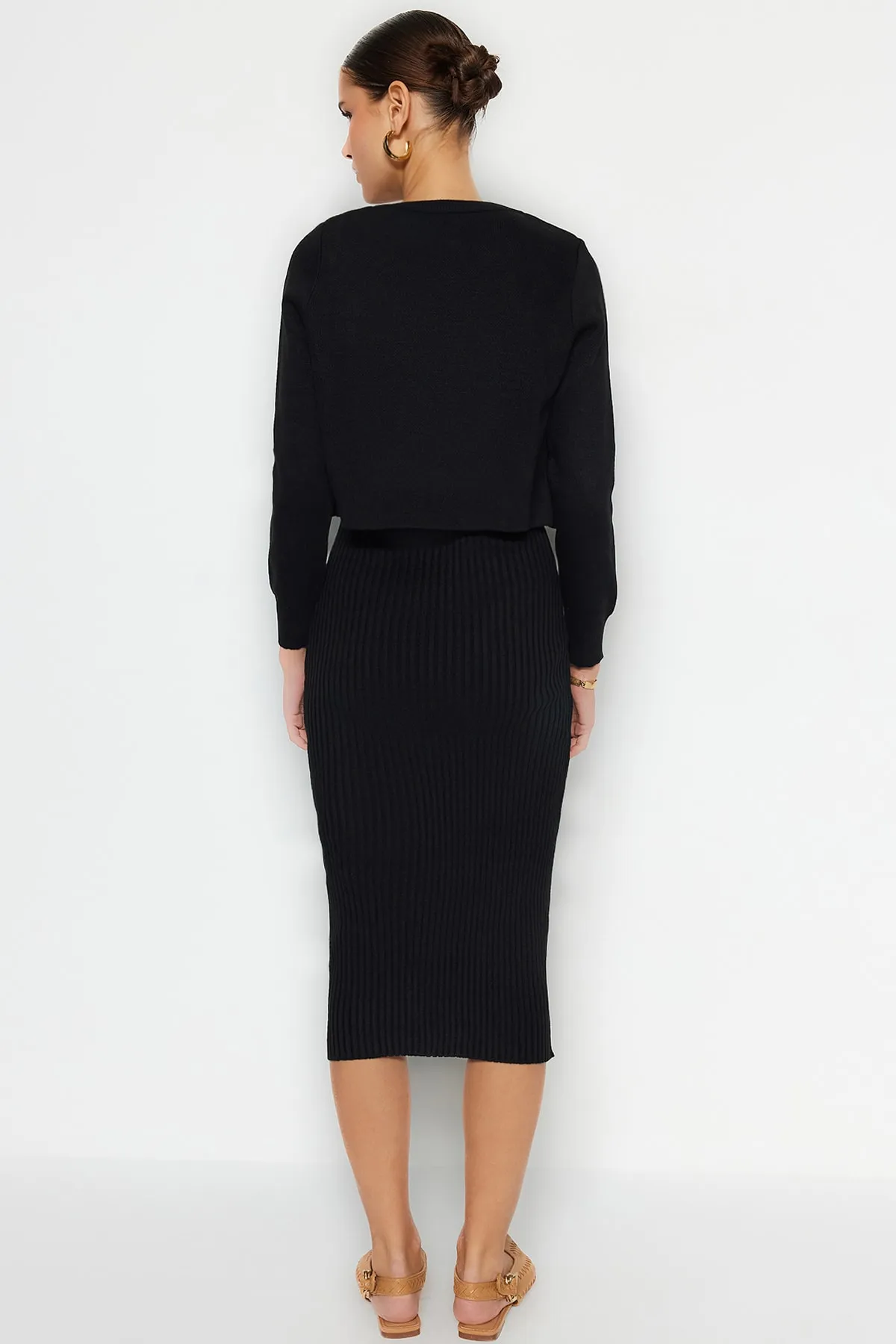 Trendyol Collection  Schwarzer Midi-Strick-Cardigan-Anzug TWOSS23EL00738