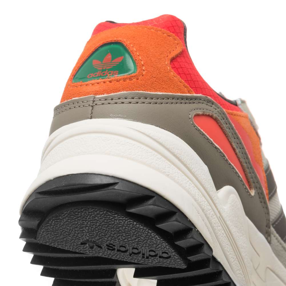 adidas Originals YUNG-96 Trail Sneaker EE6668