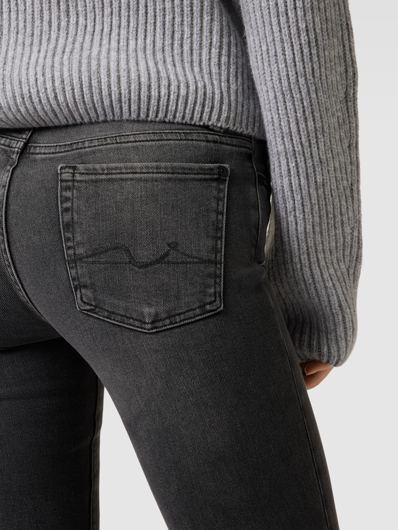 Jeans in unifarbenem Design Modell 'Roxanne' in schwarz