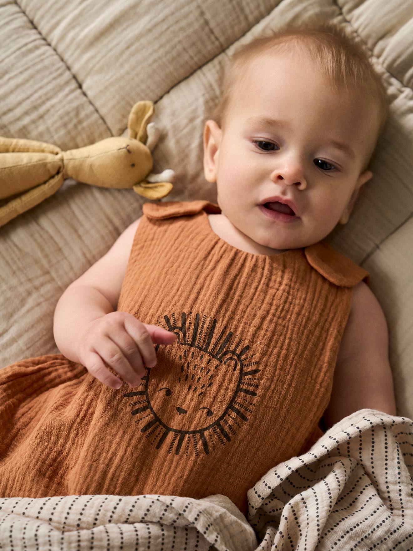 Vertbaudet Ärmelloser Baby Sommerschlafsack ETHNIC Oeko-Tex - ocker