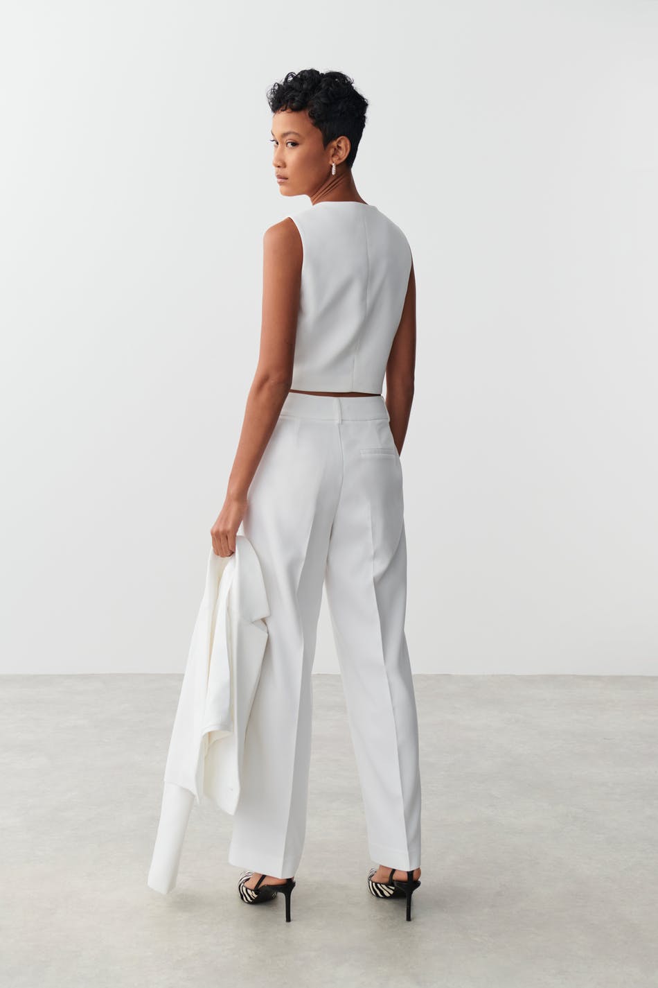 Low waist trousers