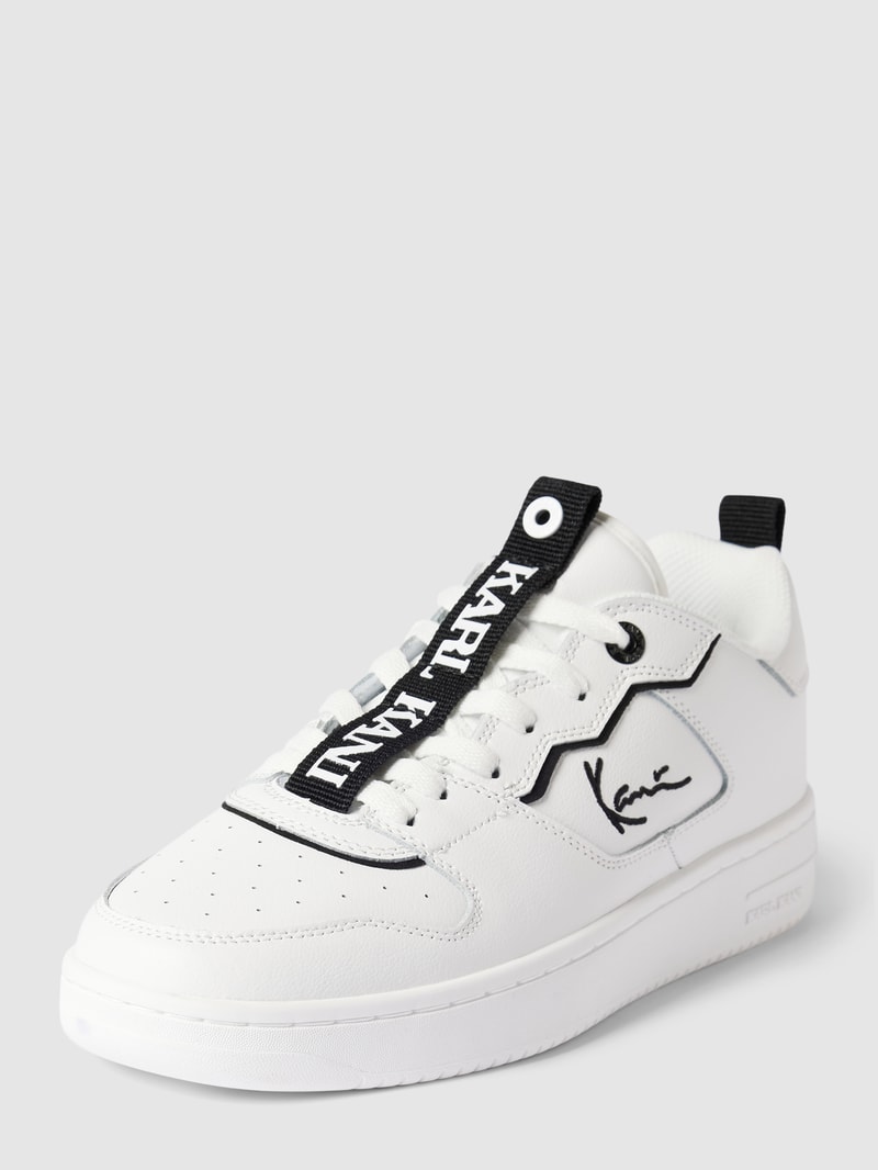 Sneaker mit Label-Detail in weiß