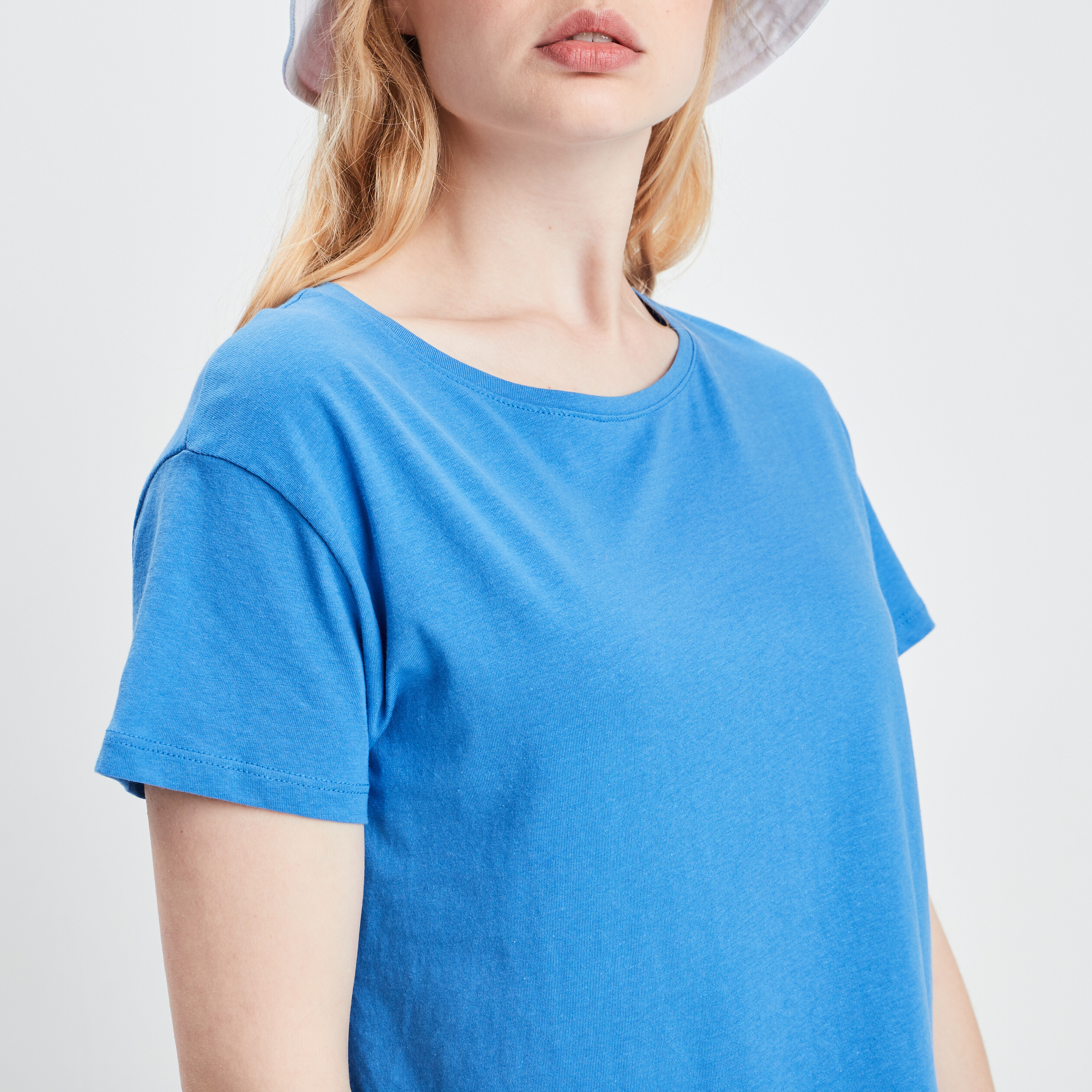 T-shirt cropped col rond bleu electrique femme | La Halle