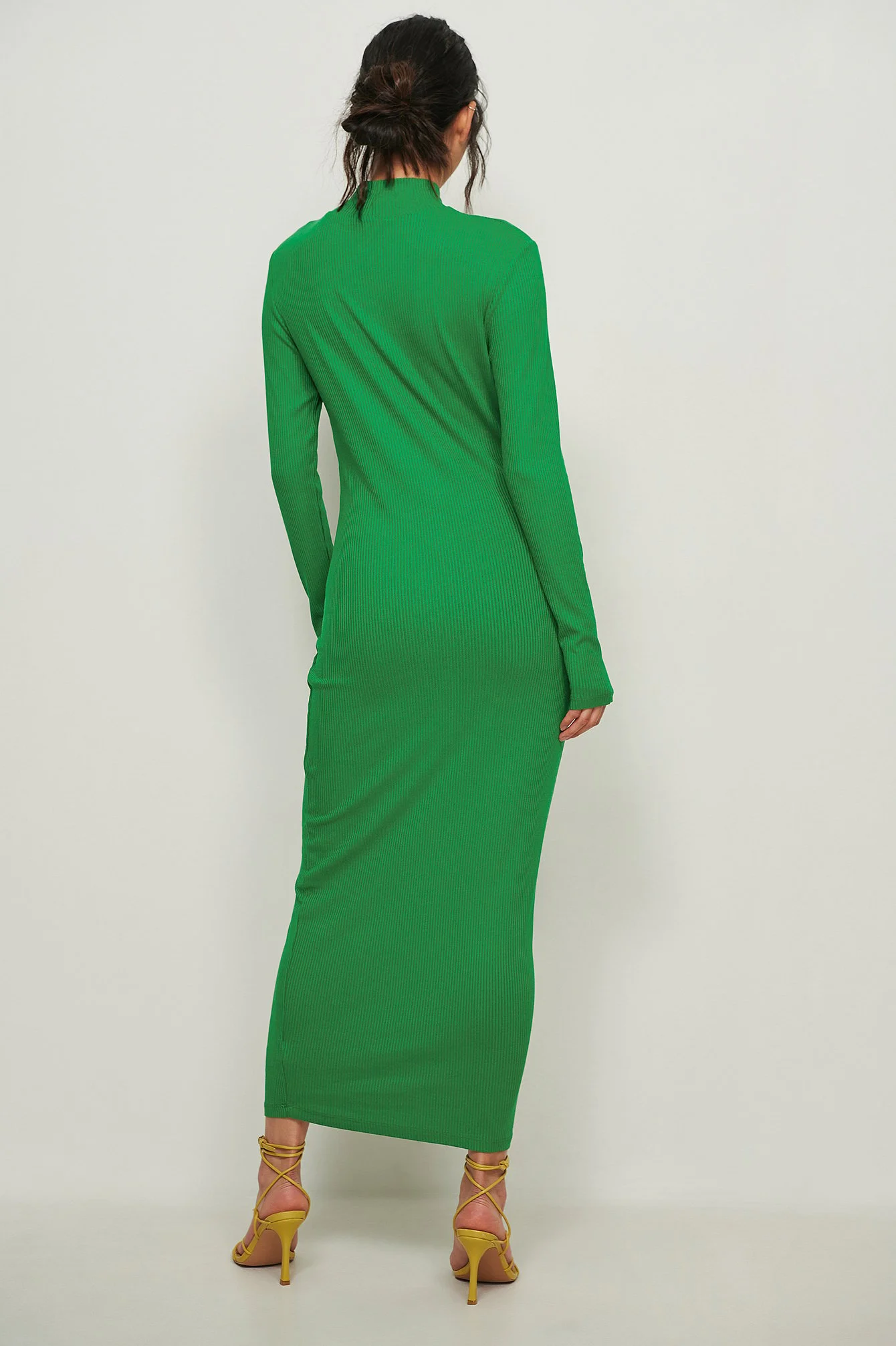 Recyceltes Geripptes-Kleid mit langen Ärmeln