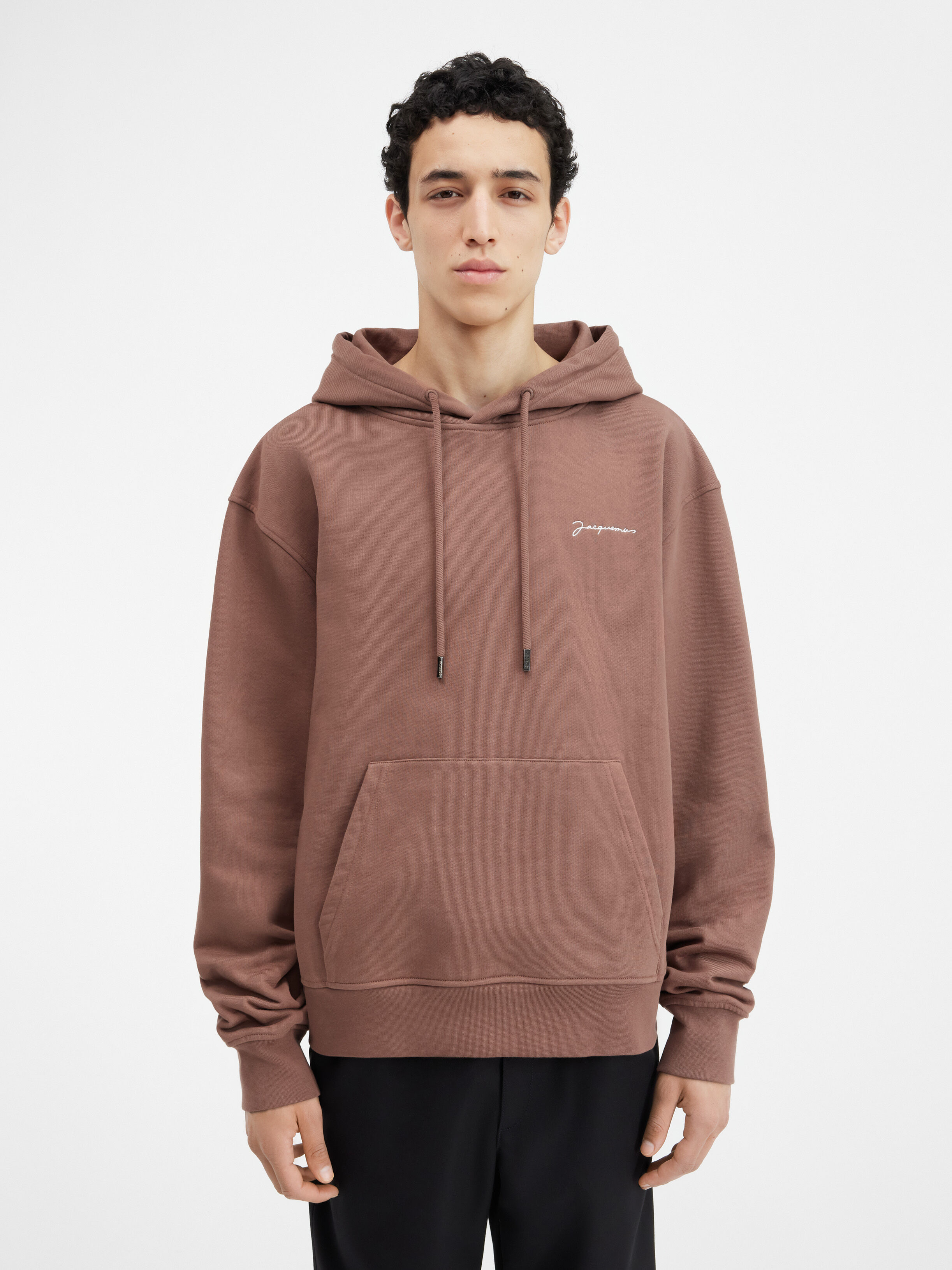 Le sweatshirt brodé