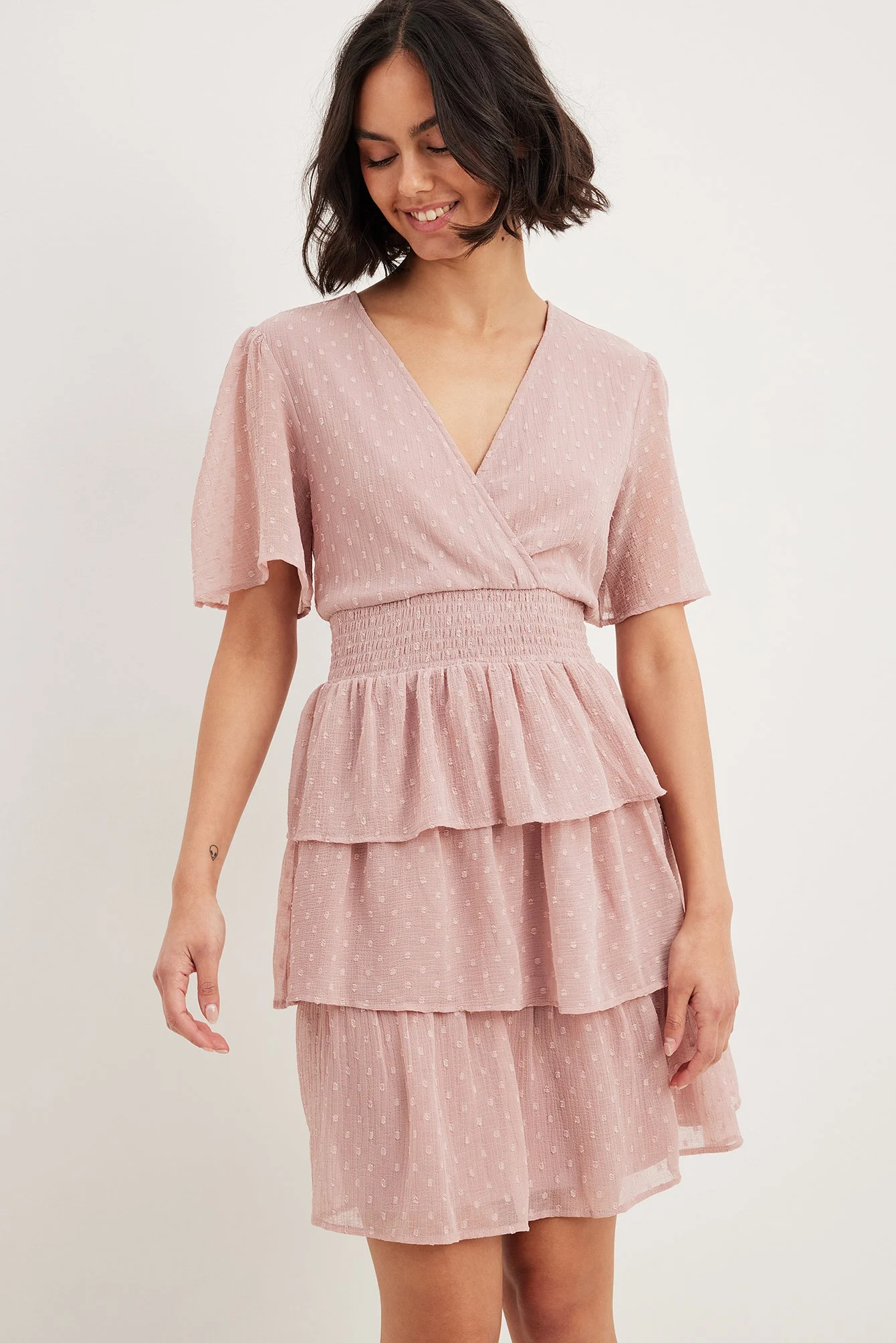 Recyceltes Smocked-Dobby-Kleid mit Rüschen