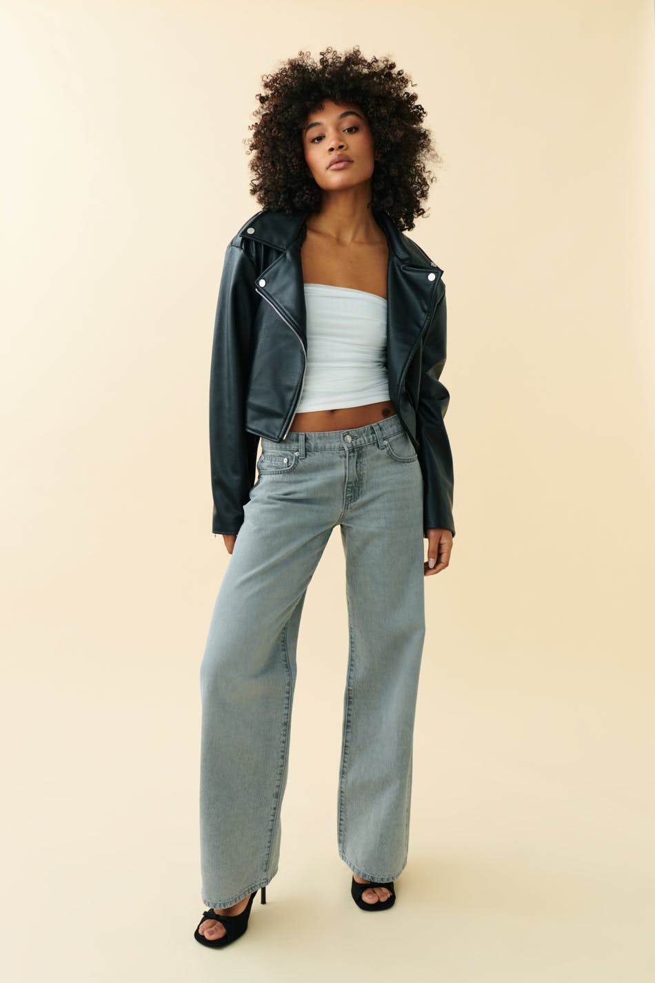 Low wide jeans