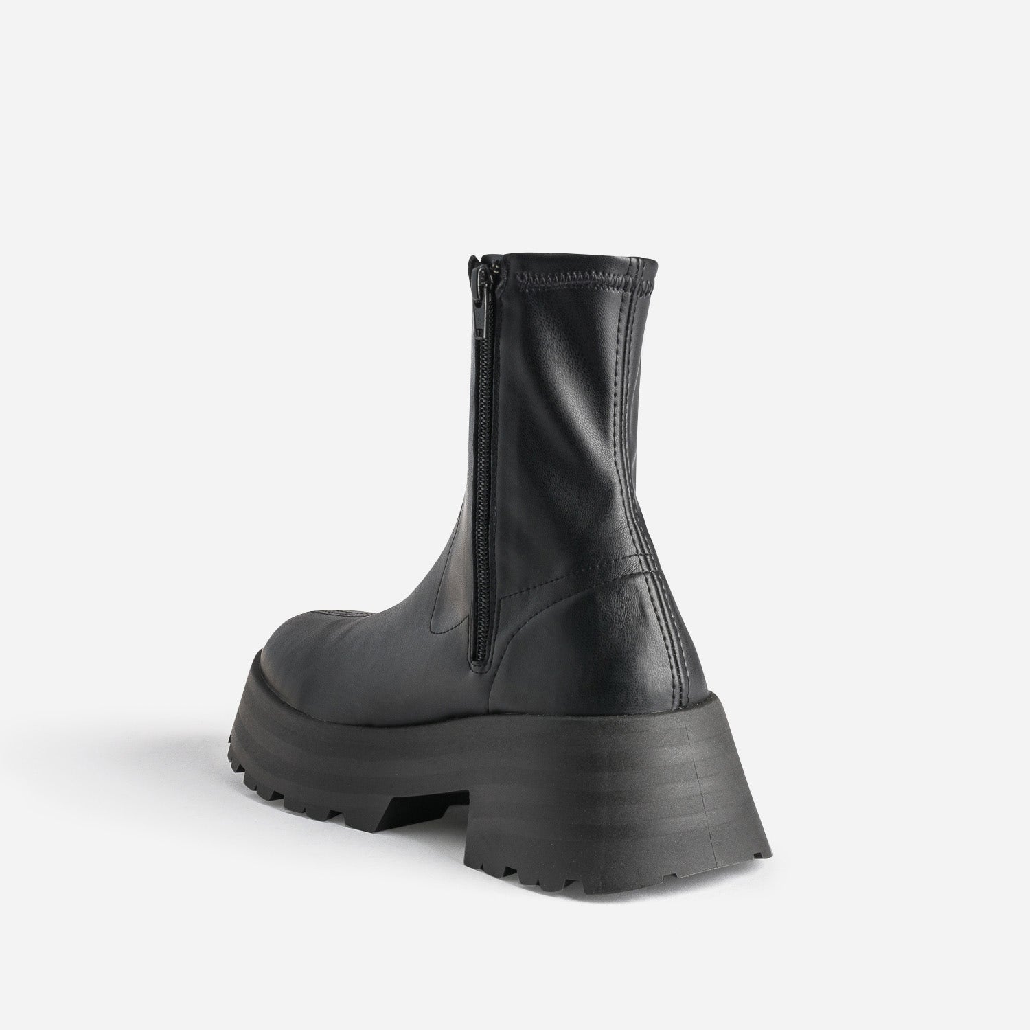 Boots TEXTO noir à semelle épaisse et crantée