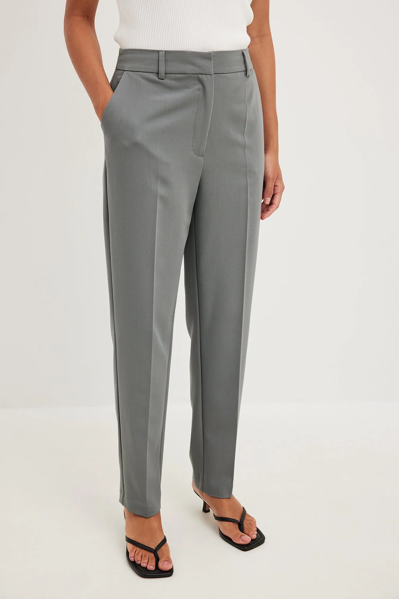 Gerade cropped Anzughose mit hoher Taille