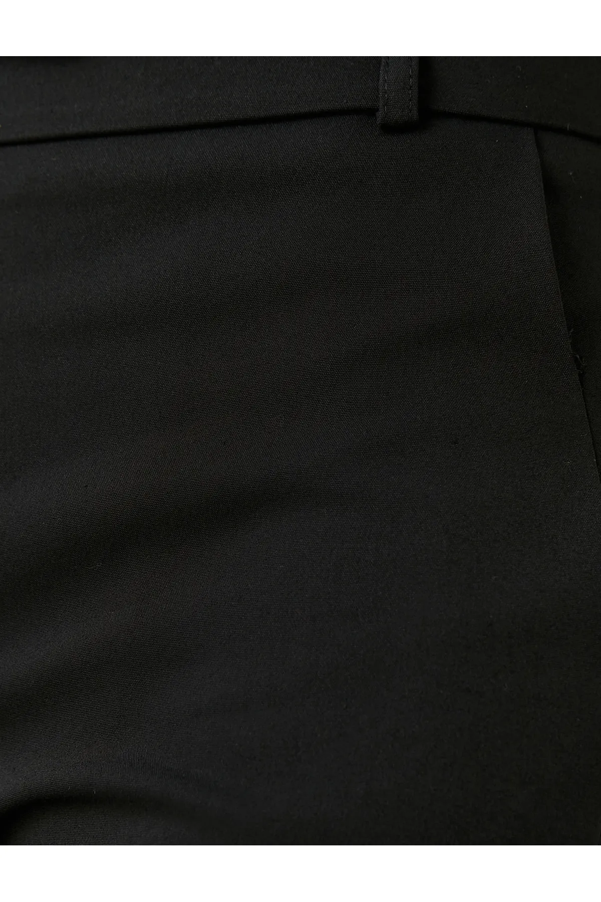 Koton  Kurz geschnittene Zigarettenhose mit normaler Taille und Taschen