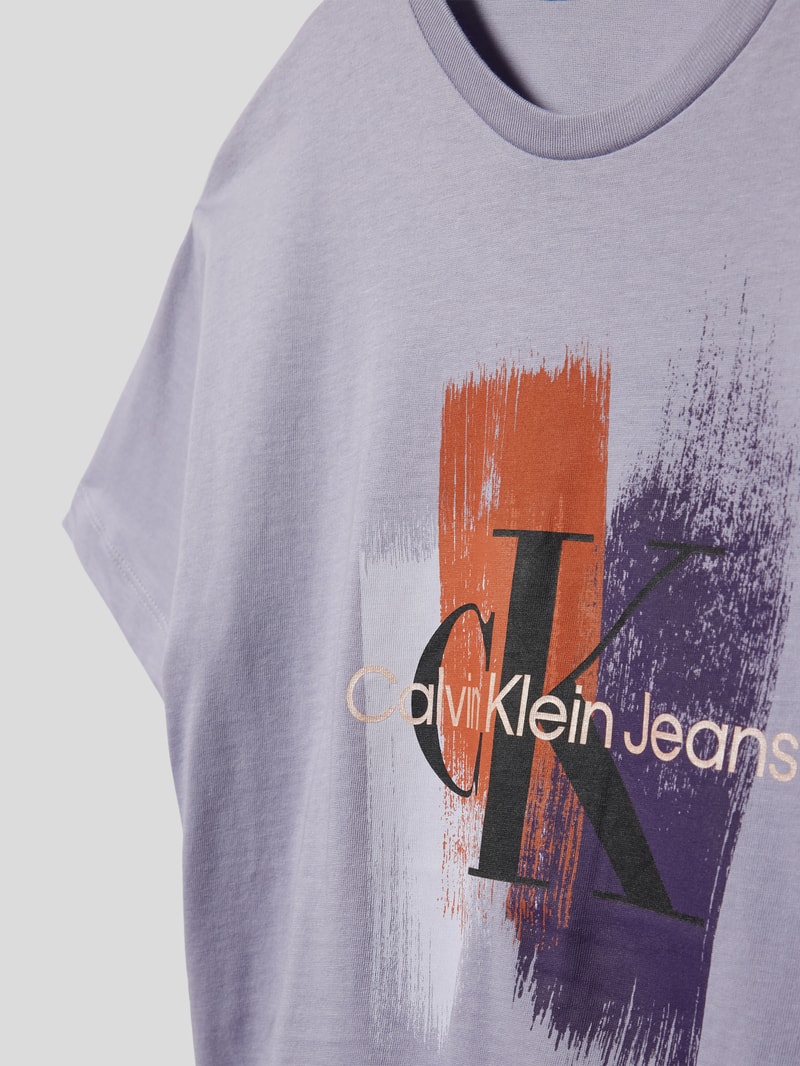 T-Shirt mit Label-Print in flieder