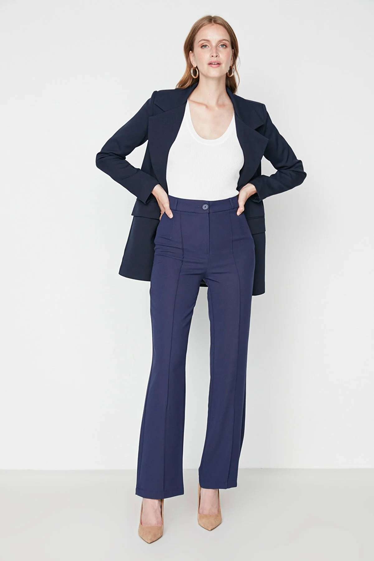 Trendyol Collection  Marineblaue, gerade geschnittene, gerippte, genähte Webhose mit hoher Taille TWOSS21PL0093