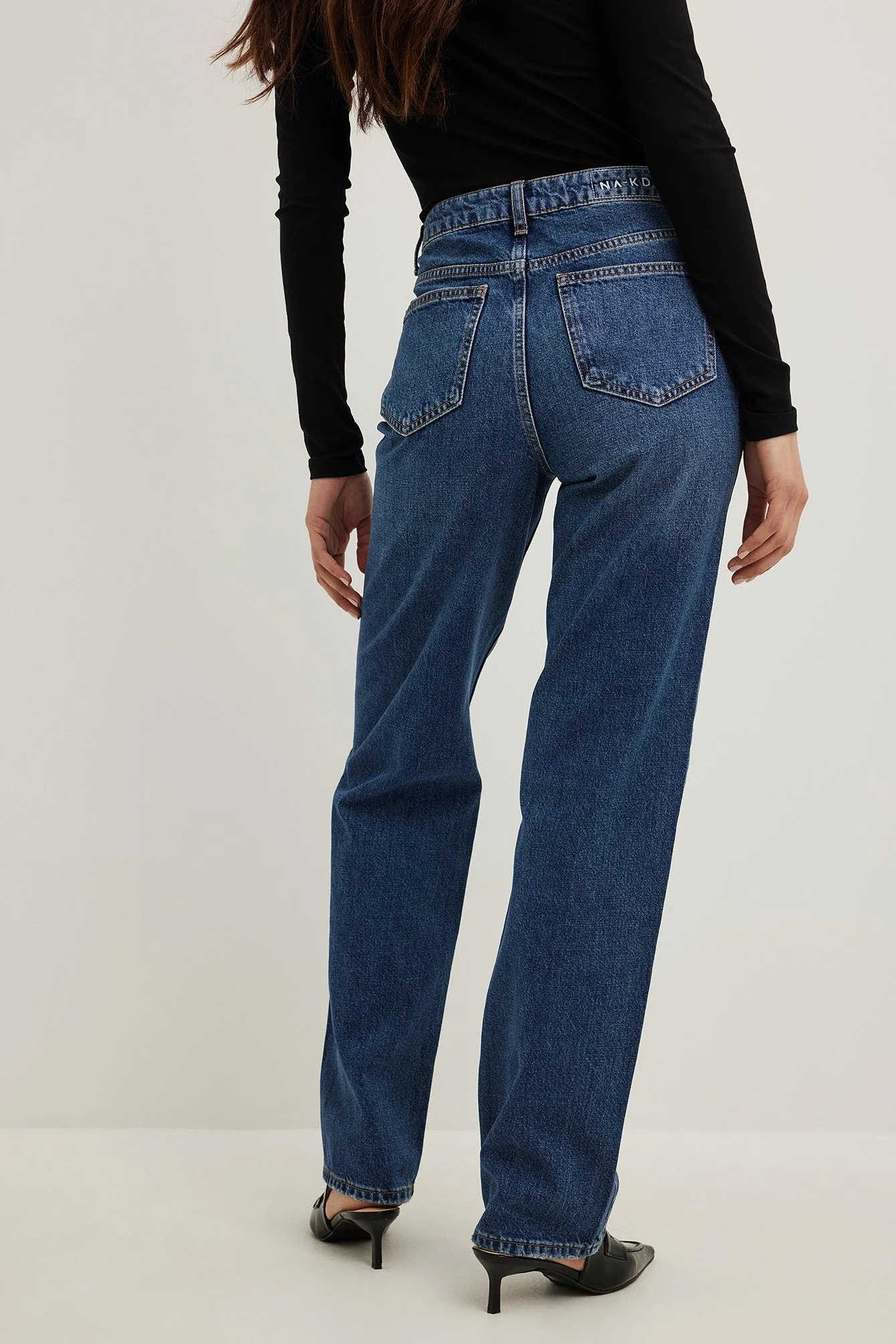 Gerade geschnittene Jeans mit hoher Taille