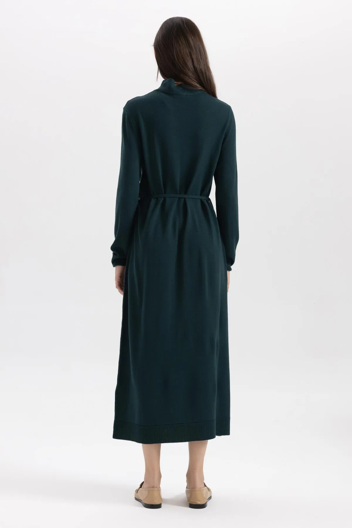 DeFacto  Maxi-Strickkleid mit halbem Rollkragen und langen Ärmeln A9807ax23wn