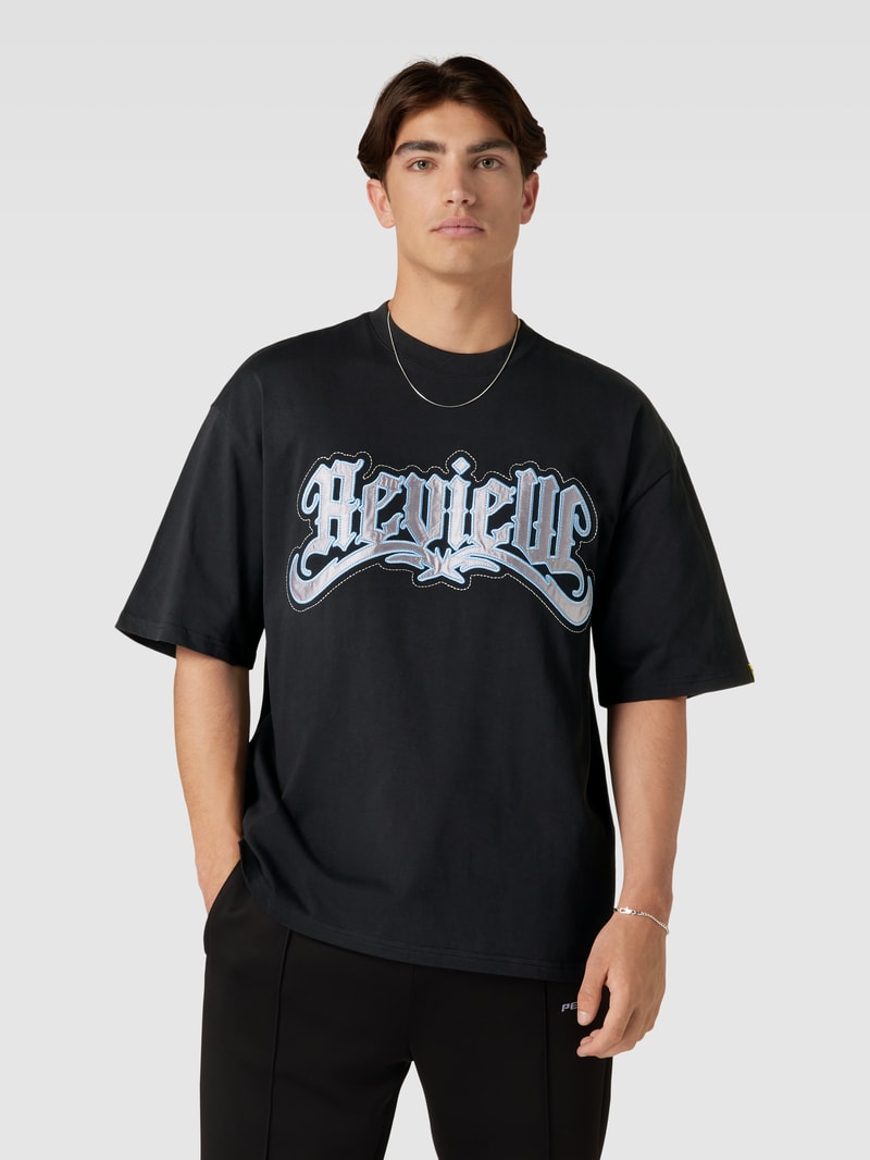 T-Shirt mit Label-Stitching in schwarz