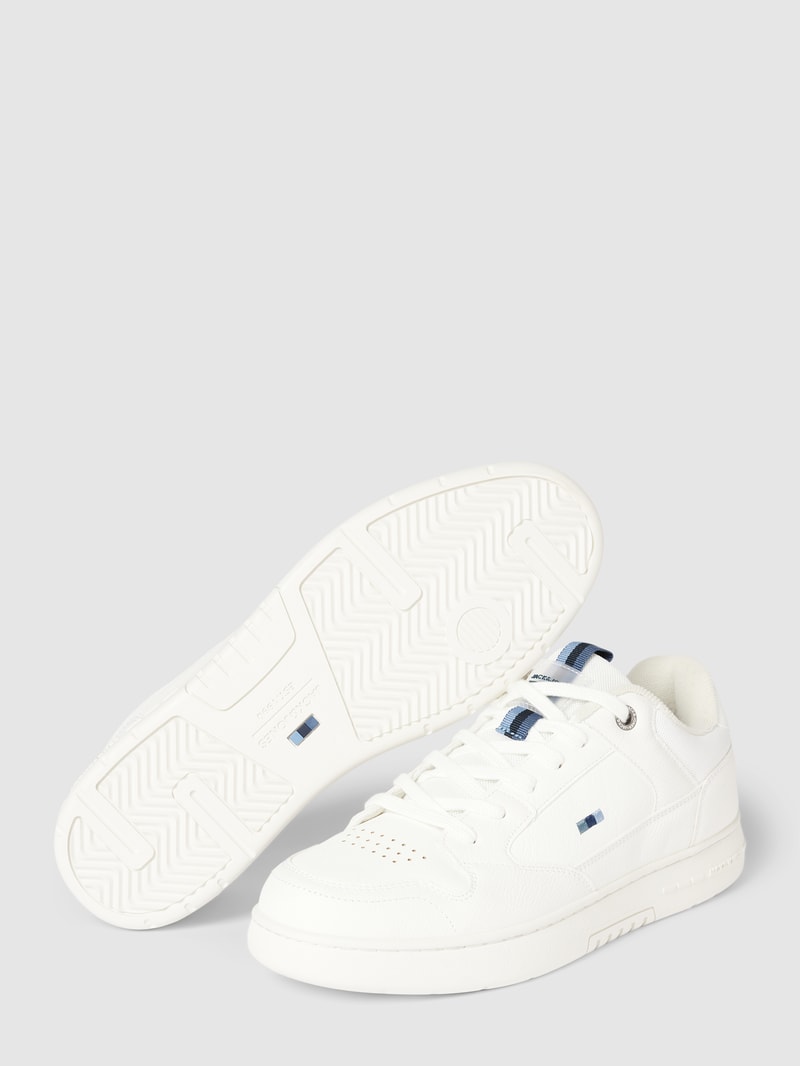 Sneaker mit Label-Stitching in weiß