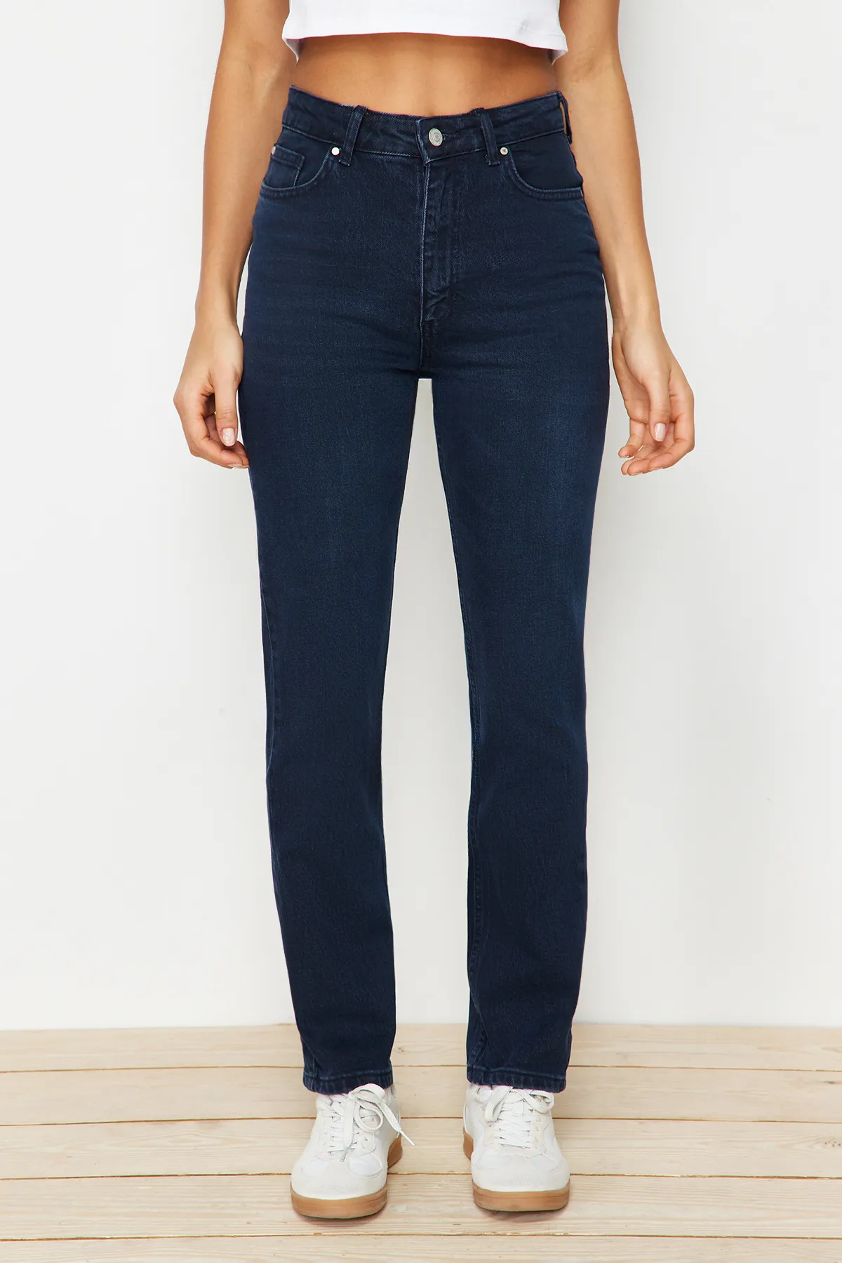 Trendyol Collection  Mitternachtsblaue bequeme gerade Jeans mit hoher Taille TWOAW24JE00091