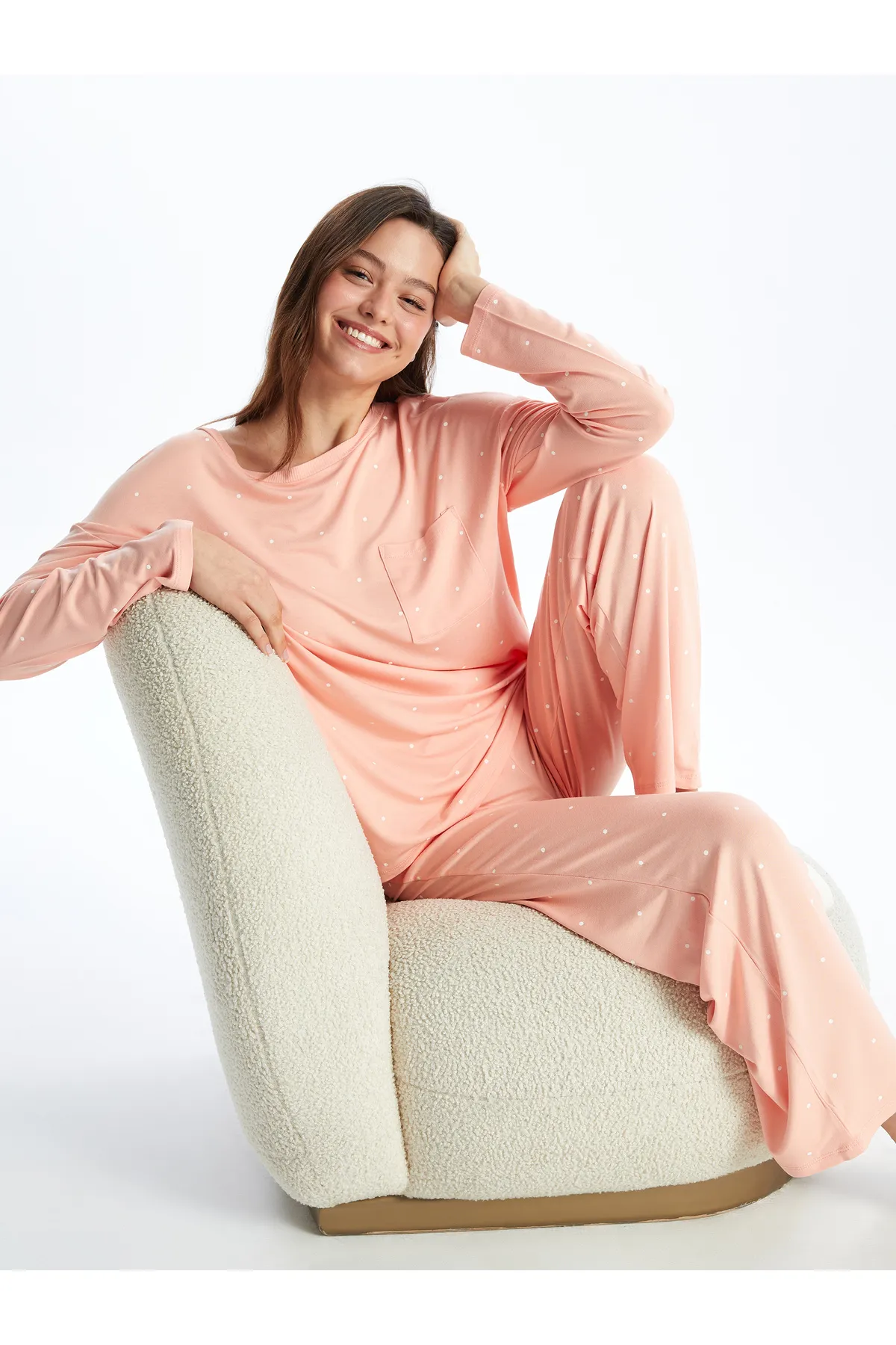 LC Waikiki  Langärmliges Damen-Pyjama-Set mit Rundhalsausschnitt und Punkten