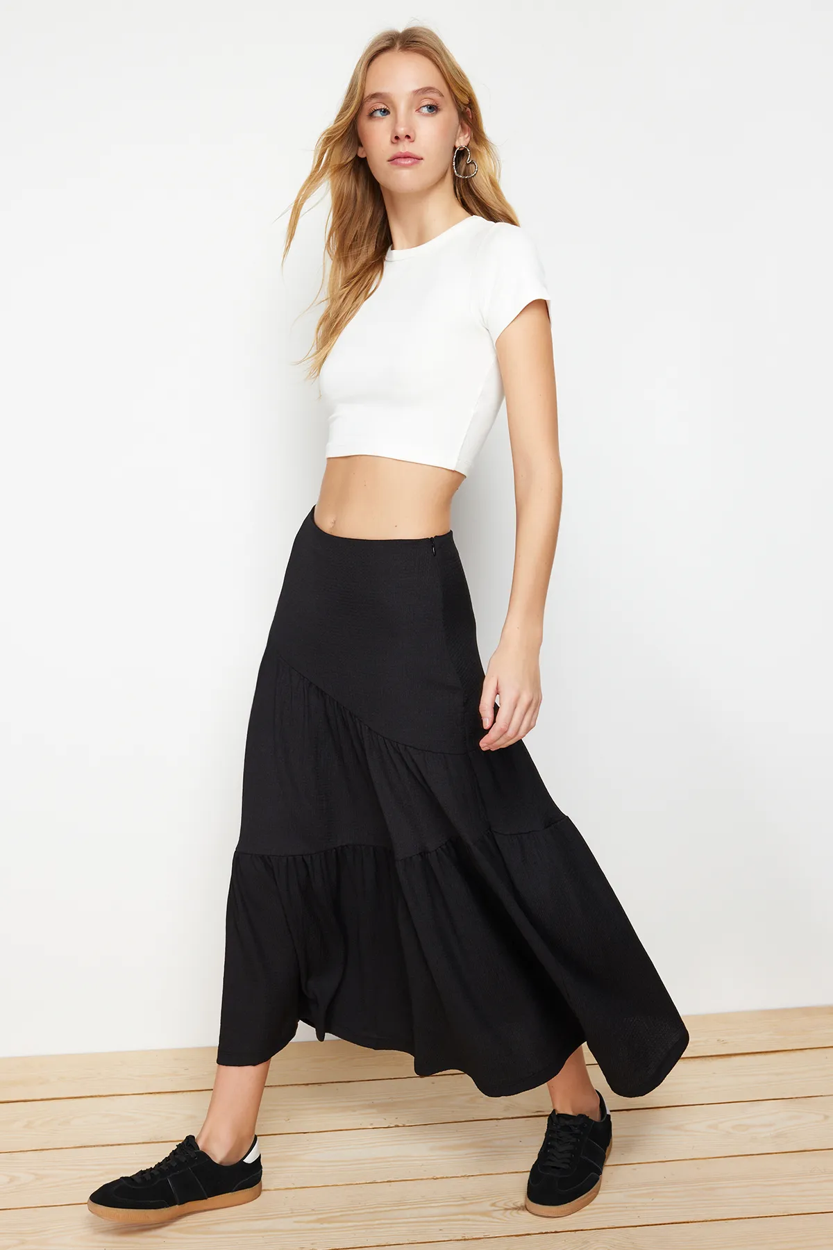 Trendyol Collection  Schwarzer, gewickelter Maxi-Plissee-Stretch-Strickrock TWOSS24ET00090